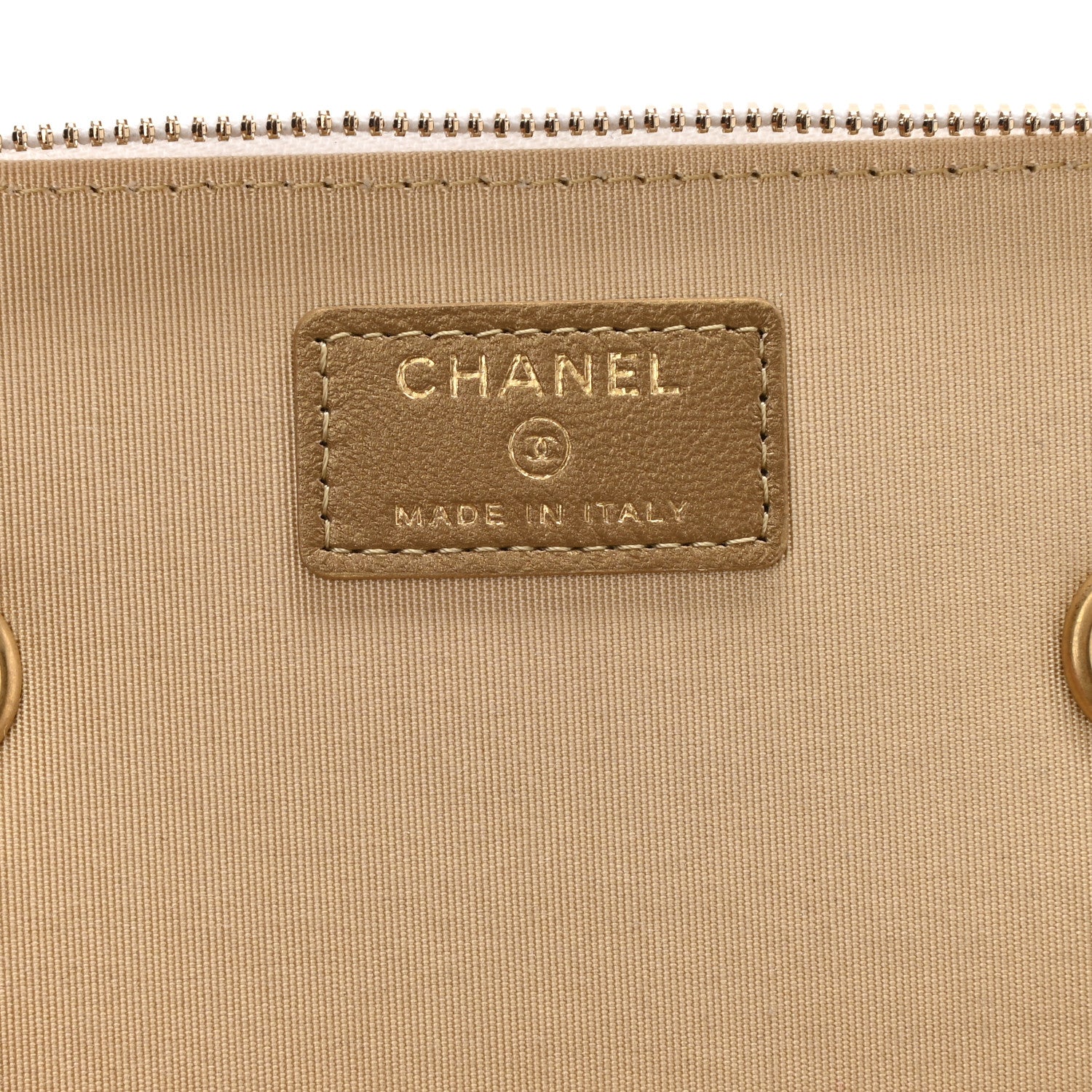 Chanel Lambskin Quilted Pearl Crush Small Vanity Case With Chain White 5 of 10