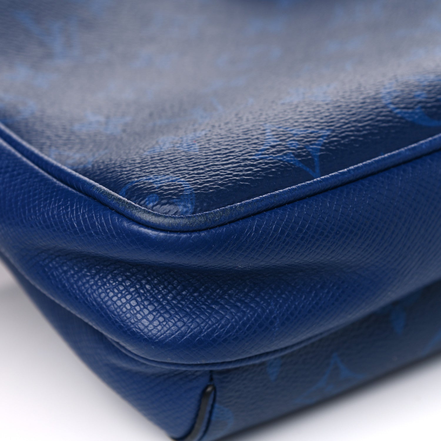 Louis Vuitton Taiga Monogram Outdoor Messenger Cobalt 10 of 17
