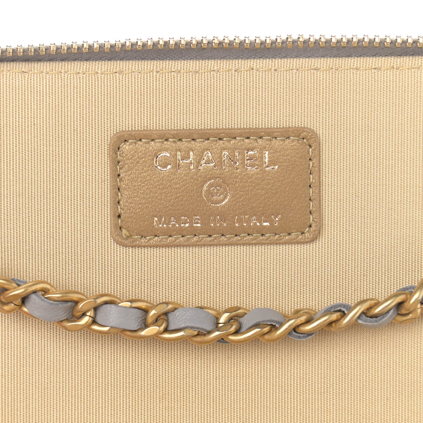 Lambskin Quilted Small Pearl Crush Vanity Case With Chain Grey