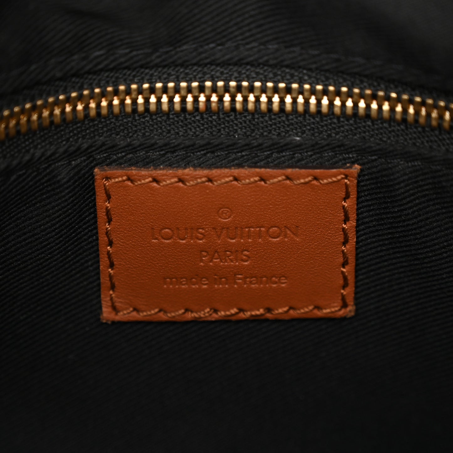 Reverse Monogram Dauphine Hobo PM