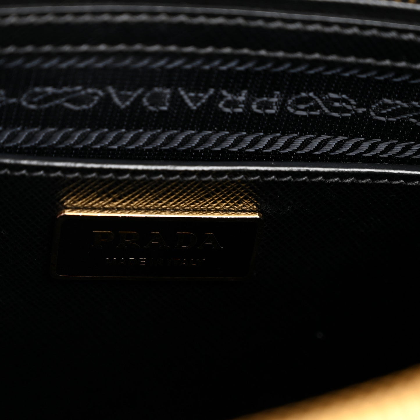 Saffiano Lux Large Galleria Double Zip Tote Black
