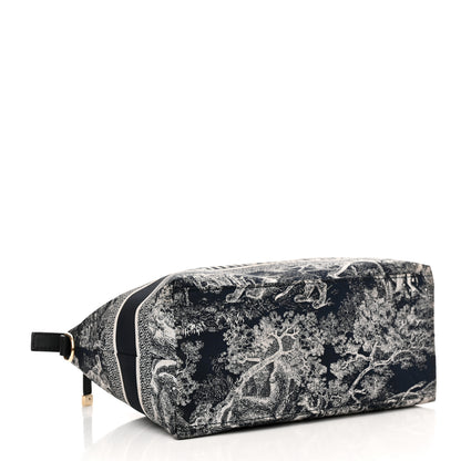 Christian Dior Technical Fabric Toile De Jouy DiorTravel Nomad Pouch Blue 4 of 10
