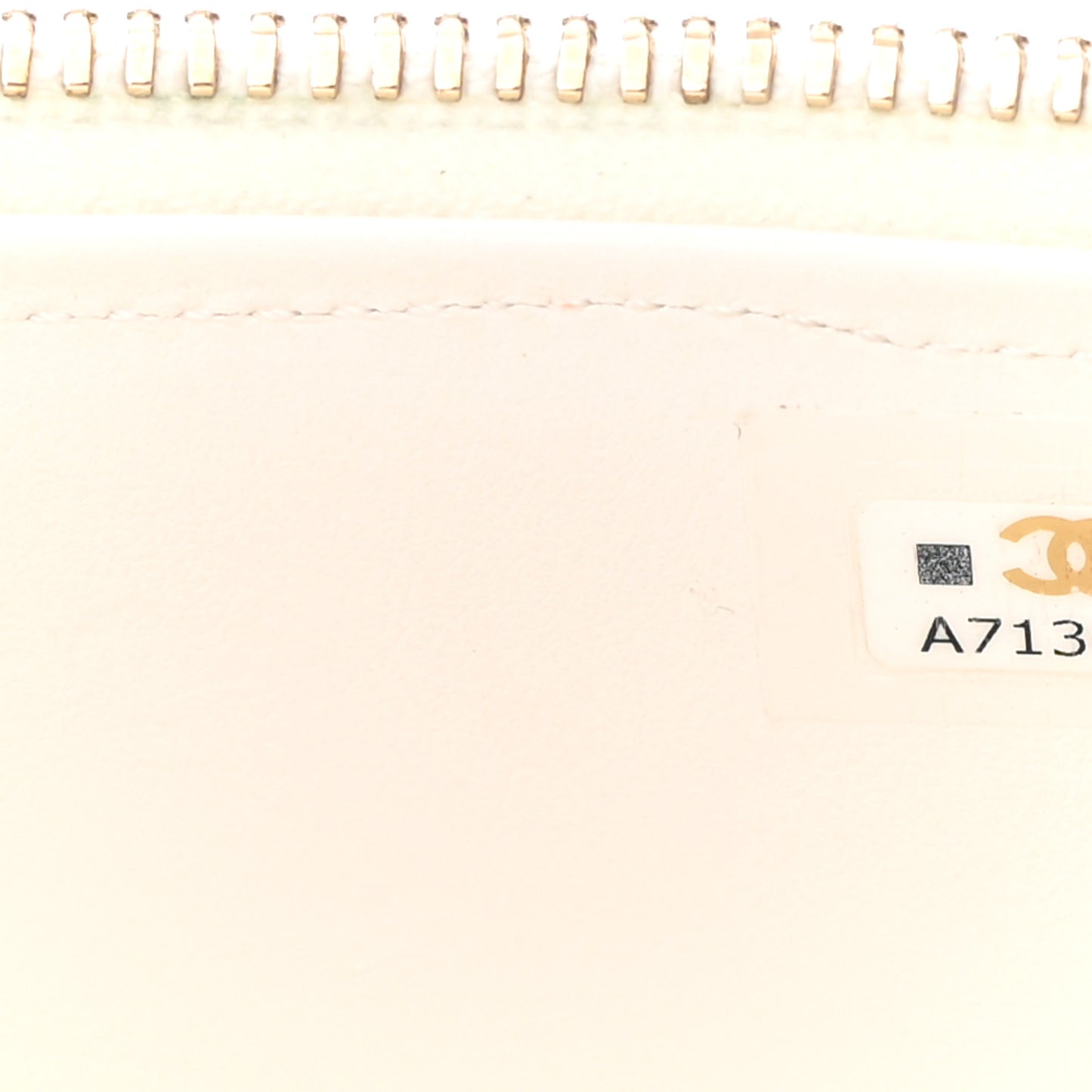 Caviar Quilted Enamel Coco Casino Mini Vanity Case With Chain White