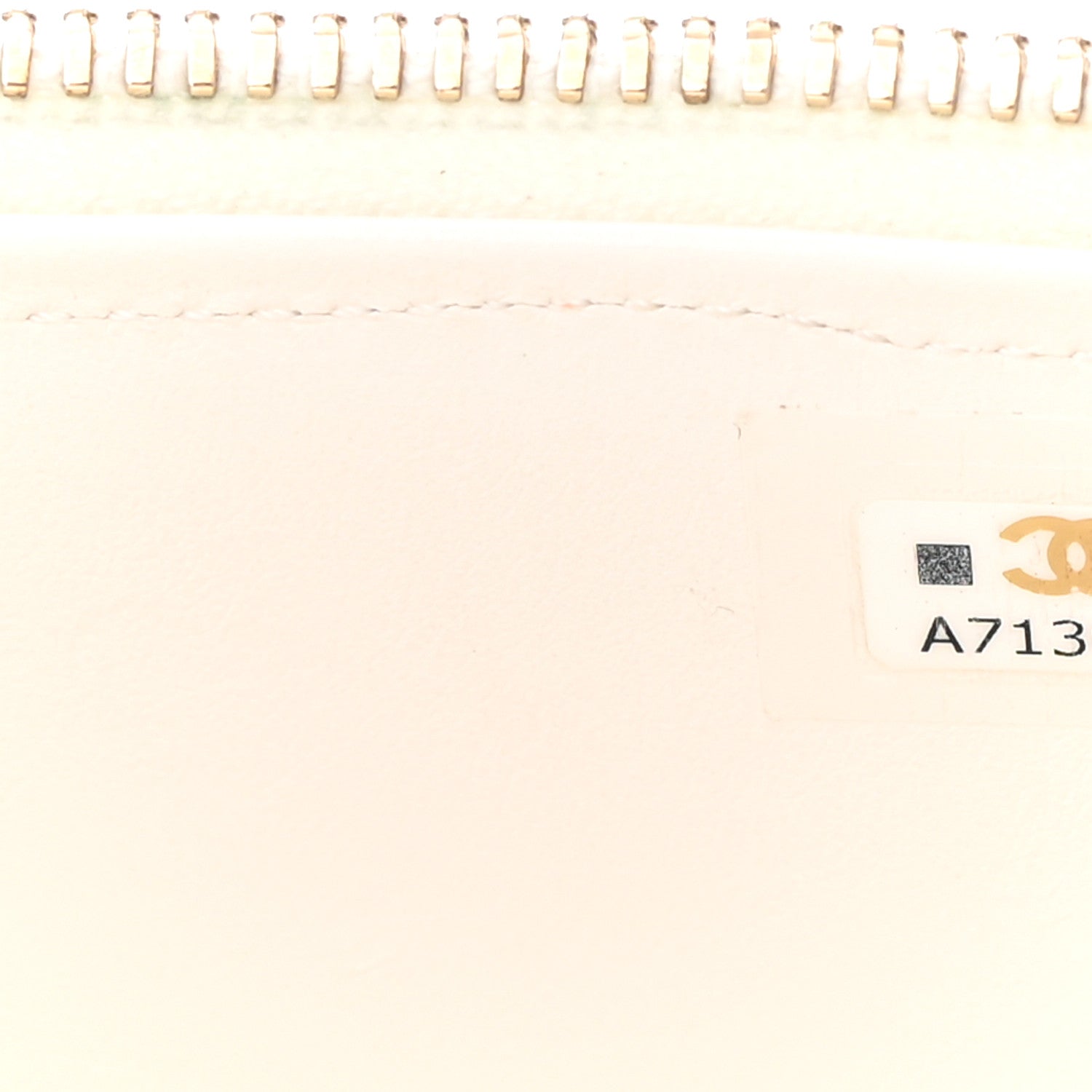 Chanel Caviar Quilted Enamel Coco Casino Mini Vanity Case With Chain White 7 of 17