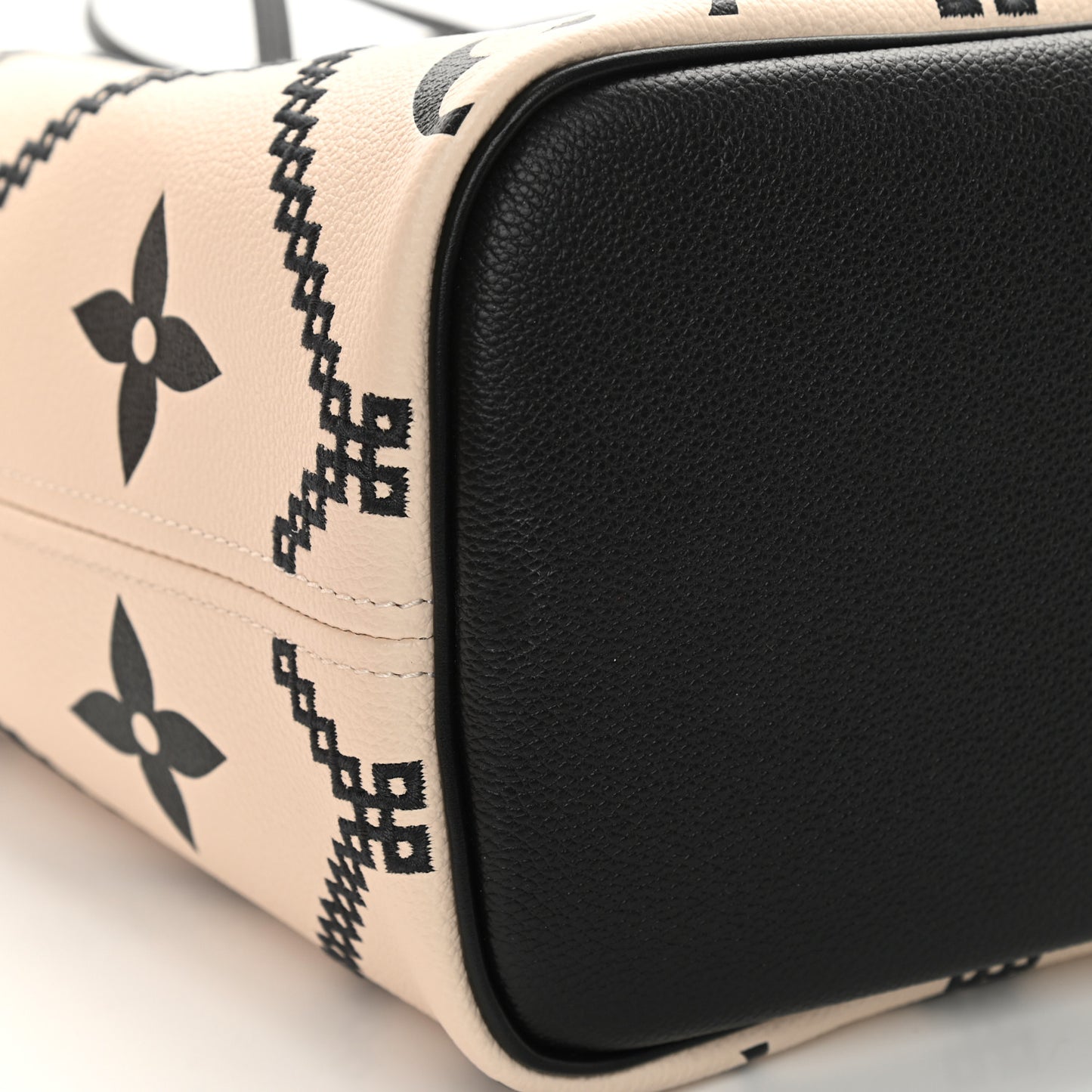 Empreinte Monogram Giant Broderies Neverfull MM Cream Black