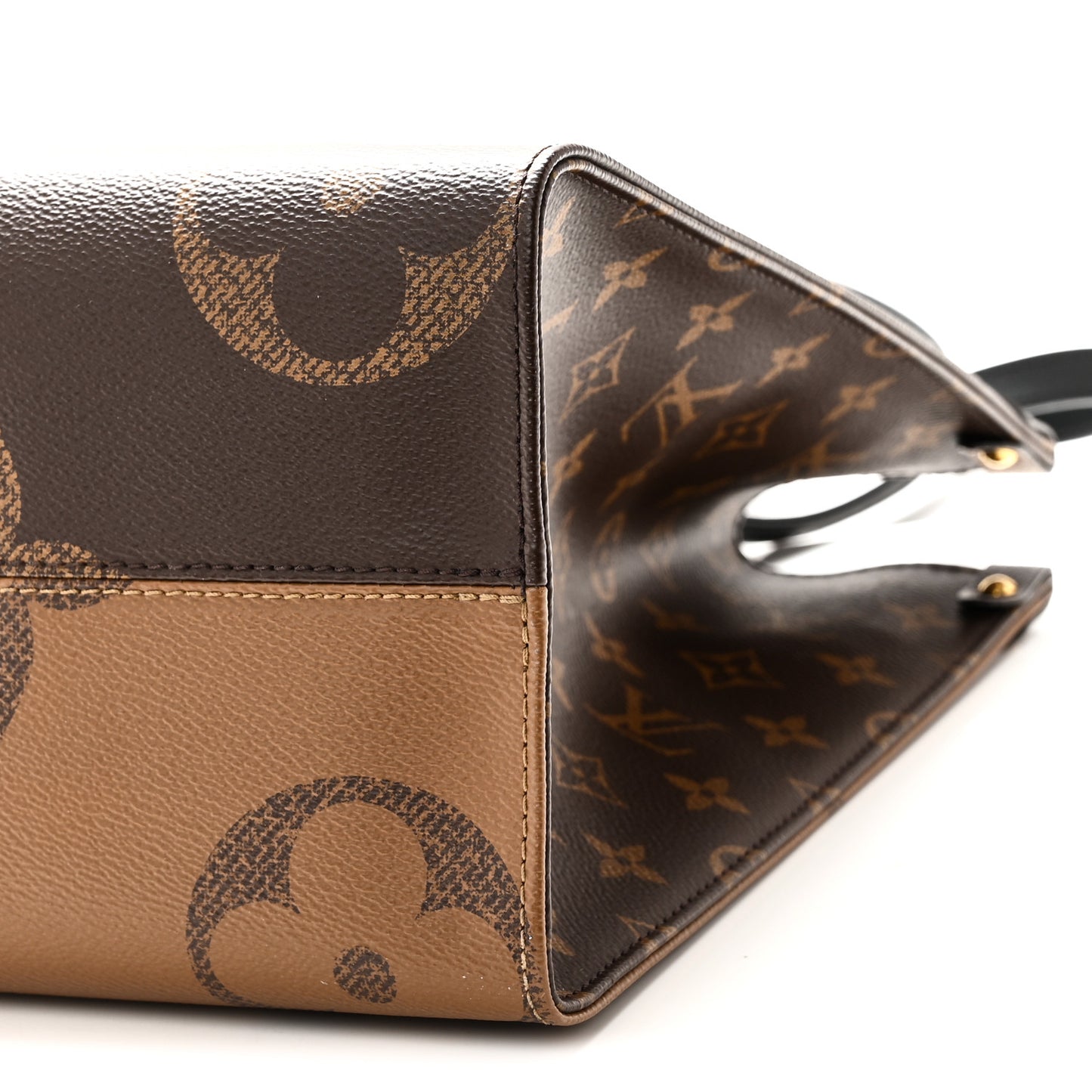 Reverse Monogram Giant Onthego MM