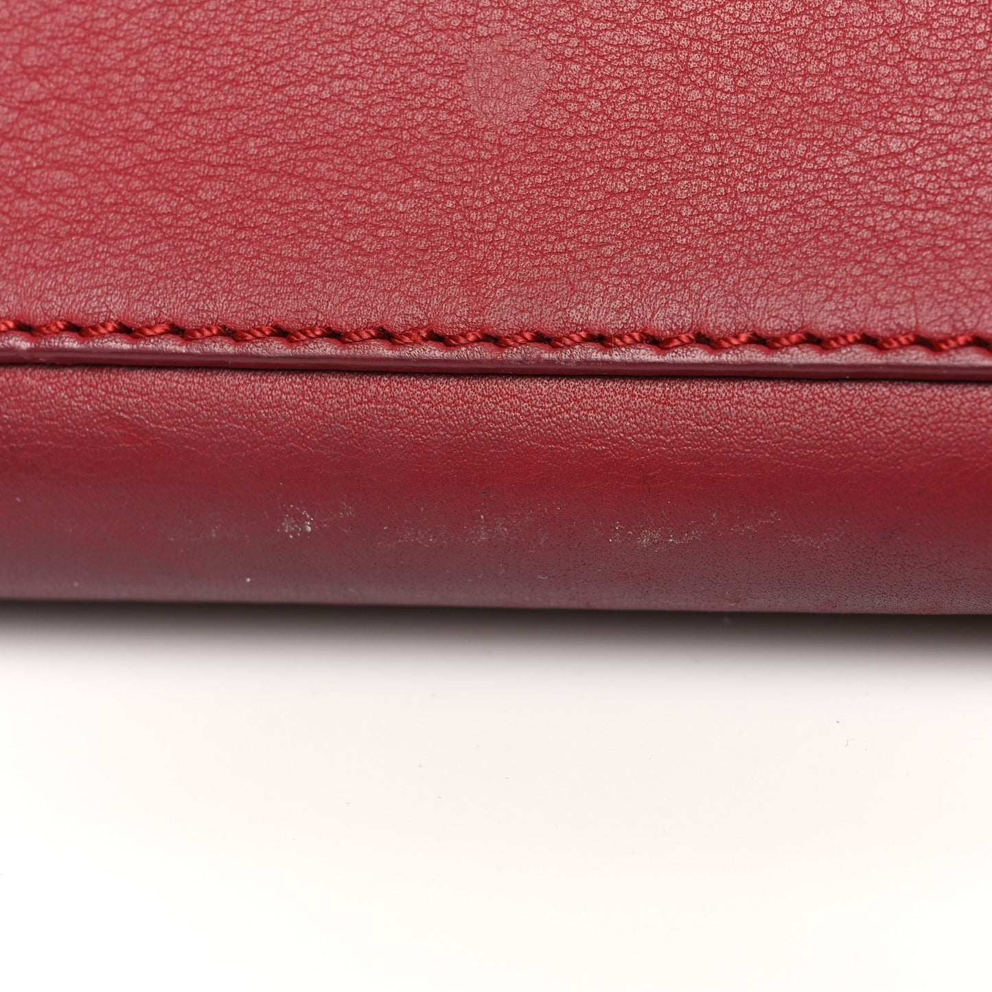 Baby Grained Calfskin Medium Phantom Luggage Carmin