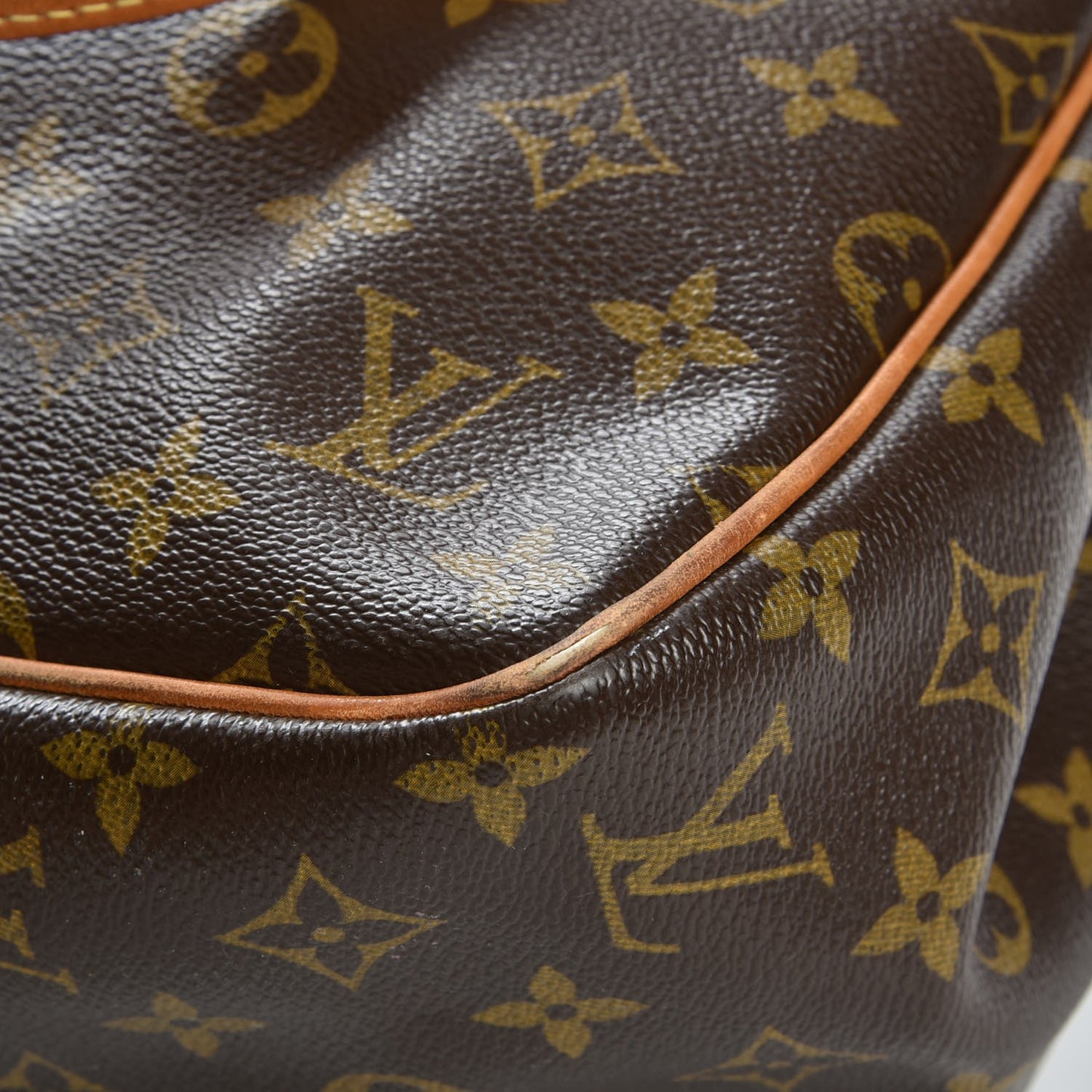 Monogram Batignolles Vertical