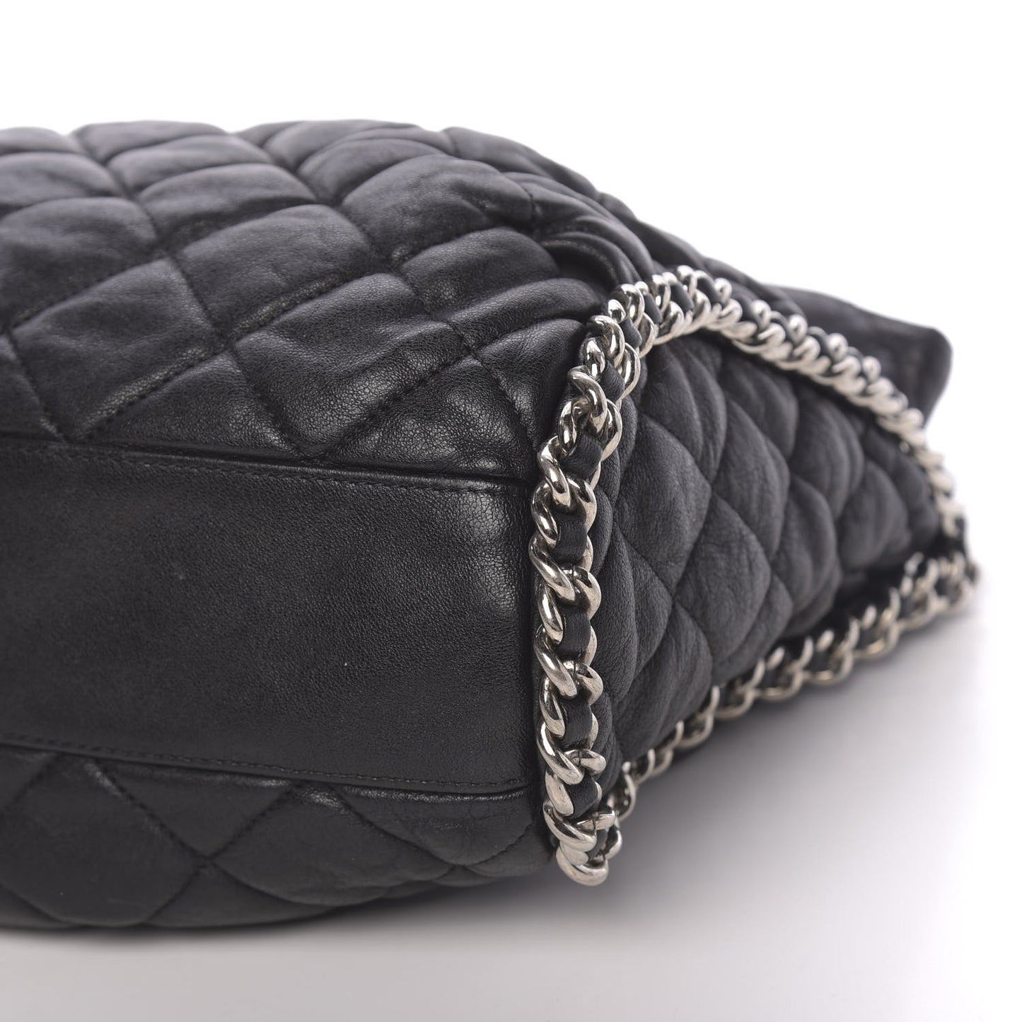 Washed Lambskin Chain Around Hobo Black