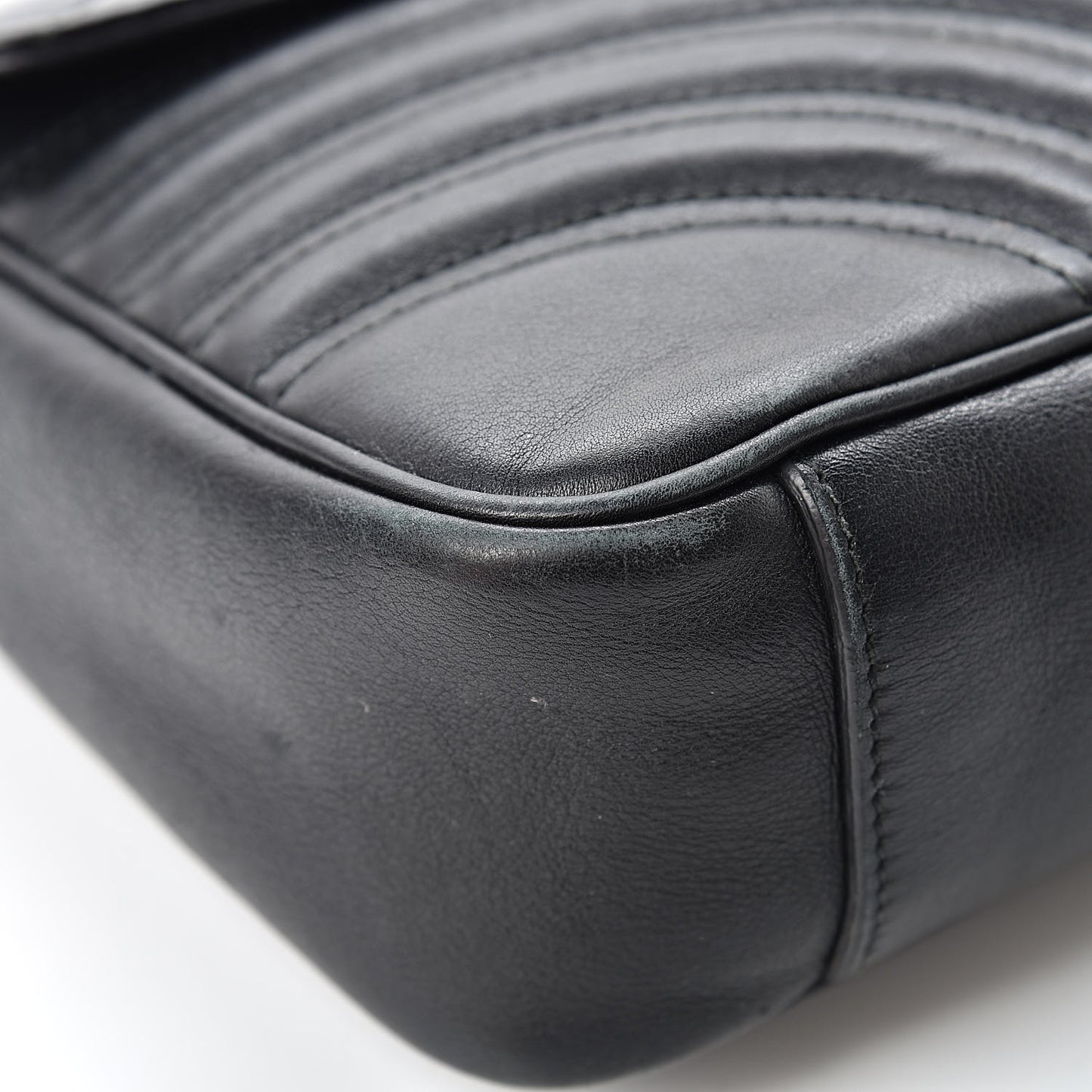 Calfskin Matelasse Medium GG Marmont Shoulder Bag Black