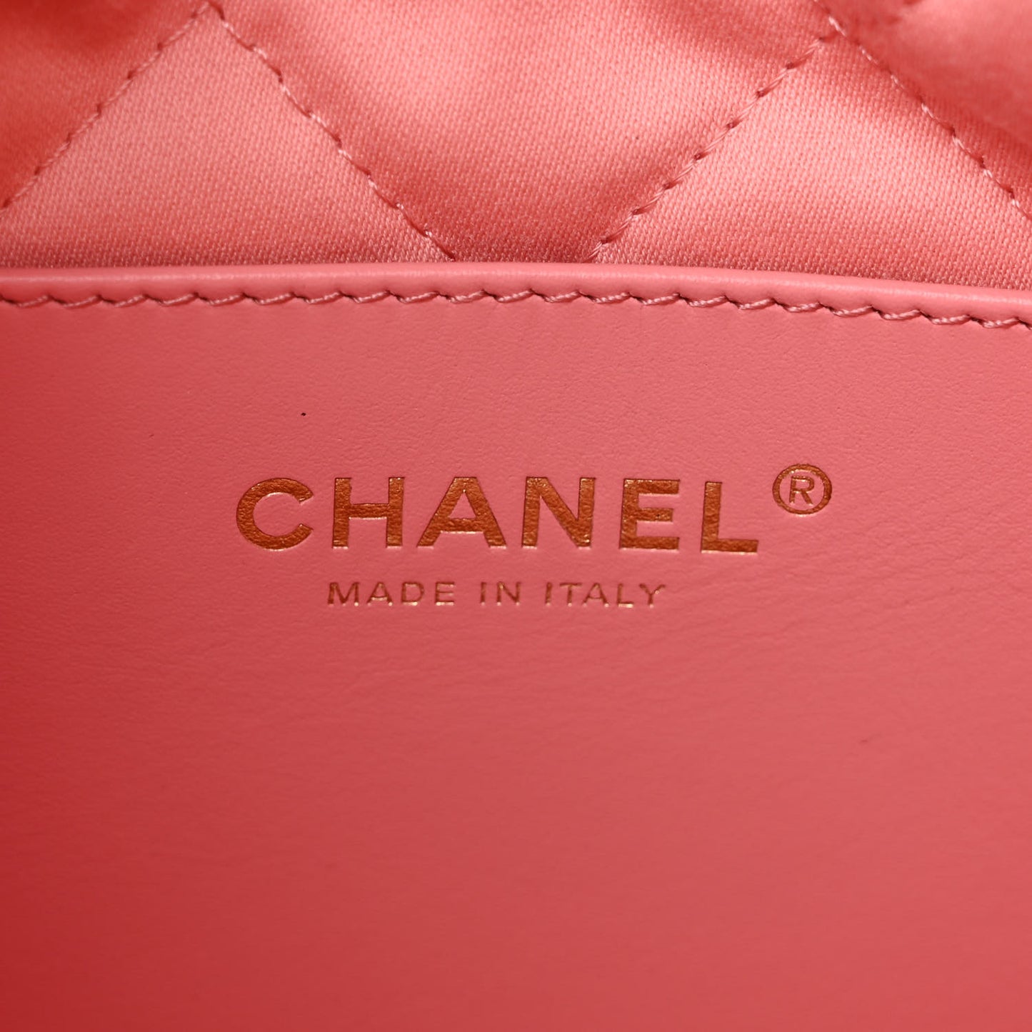 Shiny Caviar Quilted Mini Chanel 22 Coral