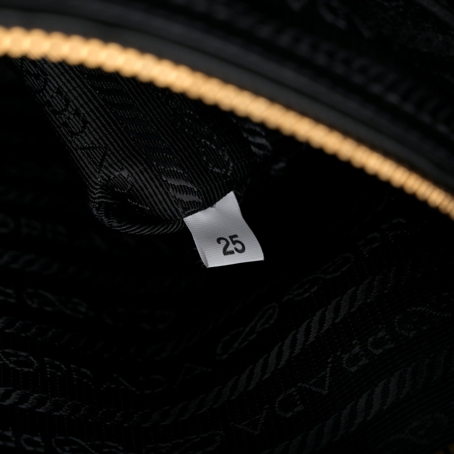 Saffiano Lux Large Galleria Double Zip Tote Black