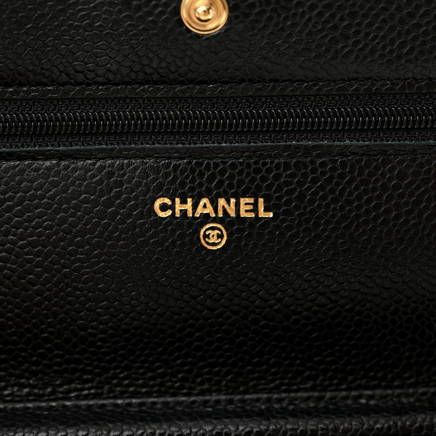 Caviar Quilted Wallet on Chain WOC Black