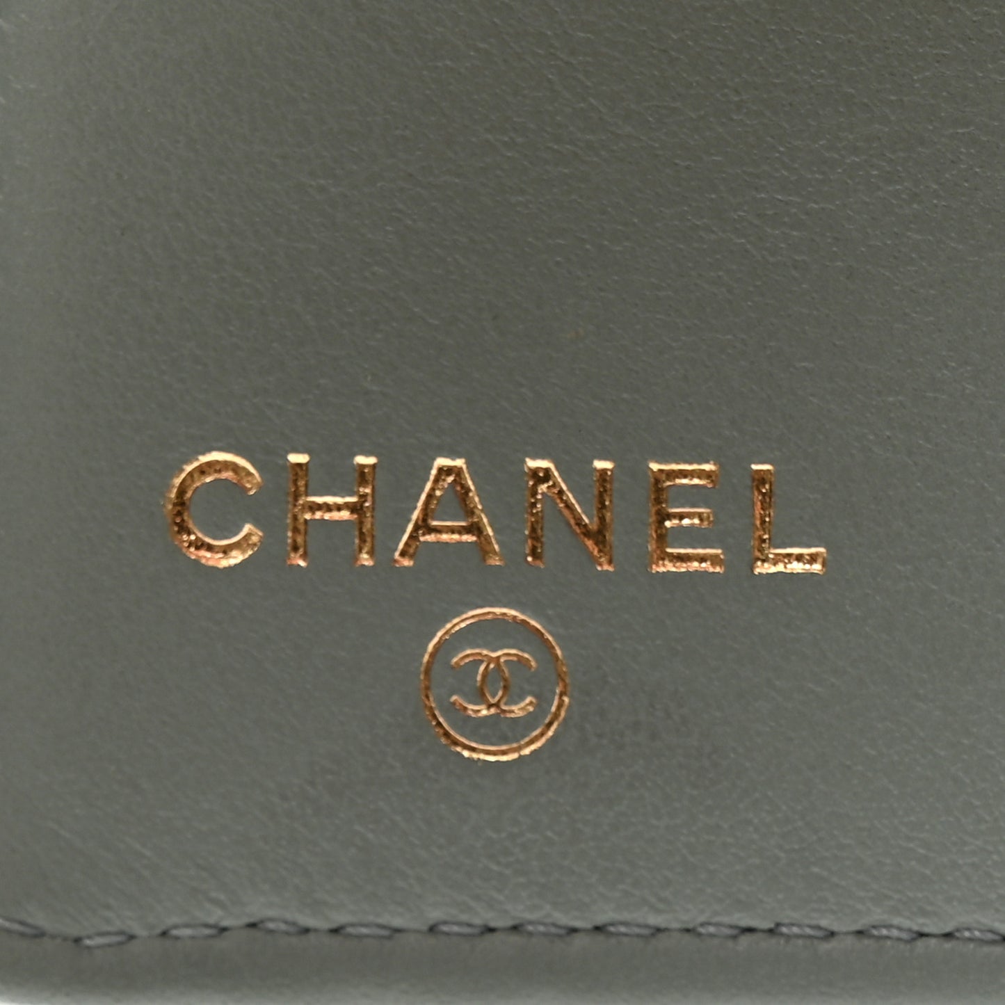 Caviar Quilted Classic 4 Key Holder Wallet Grey