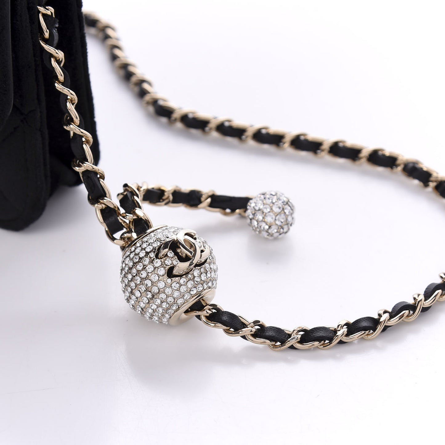Velvet Quilted Pearl Crush Clutch With Chain Black