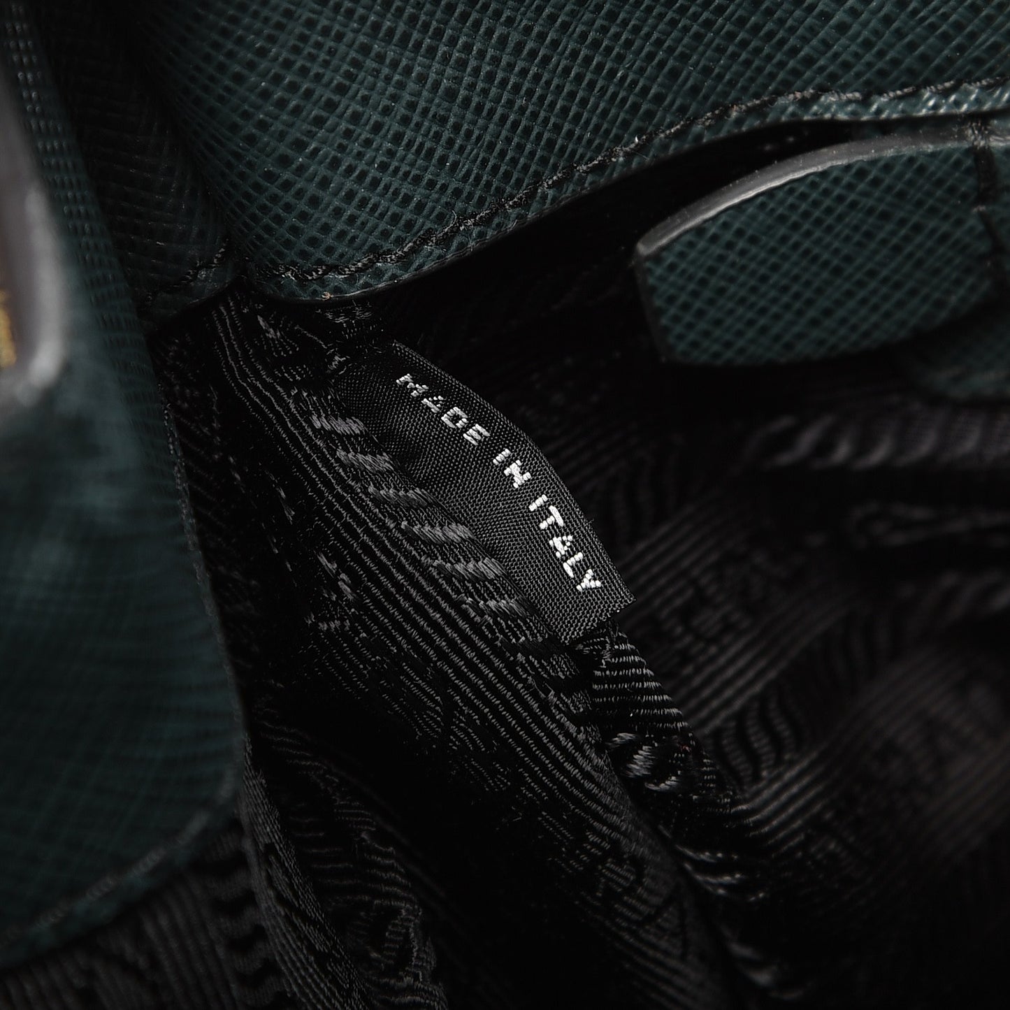 Saffiano Lux Bi-Color Large Galleria Double Zip Tote Smeraldo Lauro