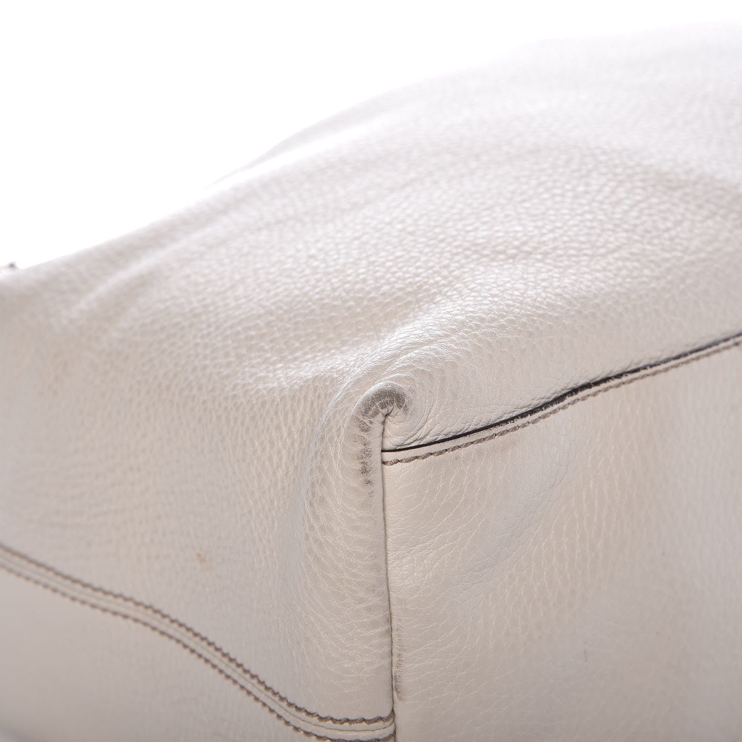 Gucci Pebbled Calfskin Medium Soho Chain Shoulder Bag Off White 14 of 15