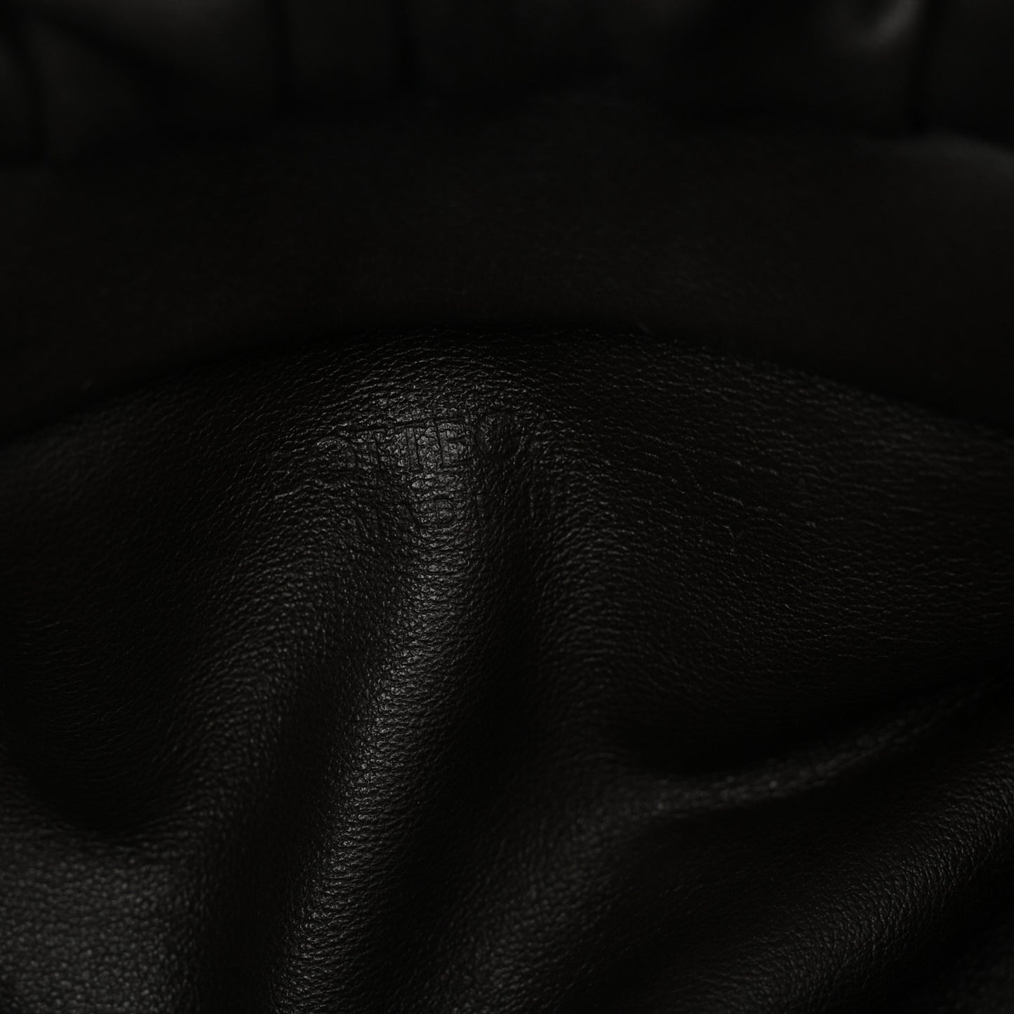 Calfskin The Pouch Chain Fondant