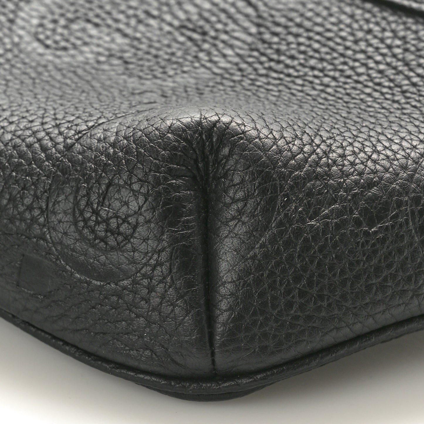 Piuma Calfskin Jumbo GG Embossed Small Belt Bag Black