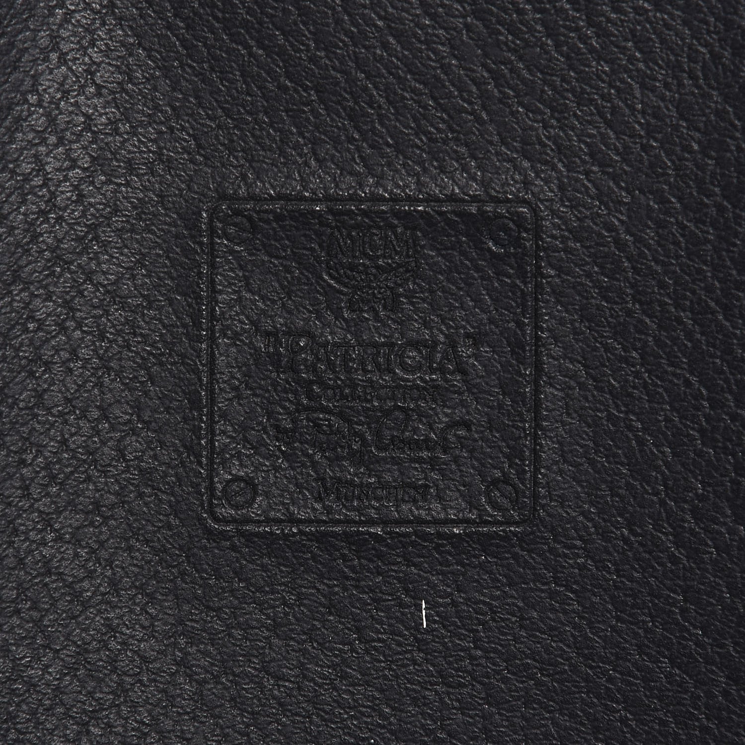 MCM Visetos Pouch White Black 8 of 13