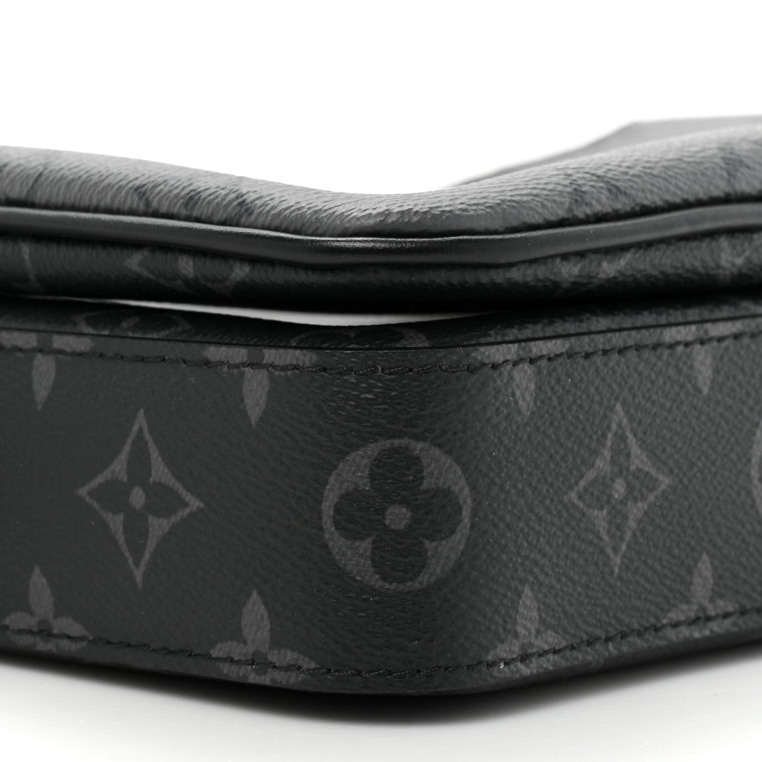 Louis Vuitton Reverse Monogram Eclipse Trio Messenger 10 of 11