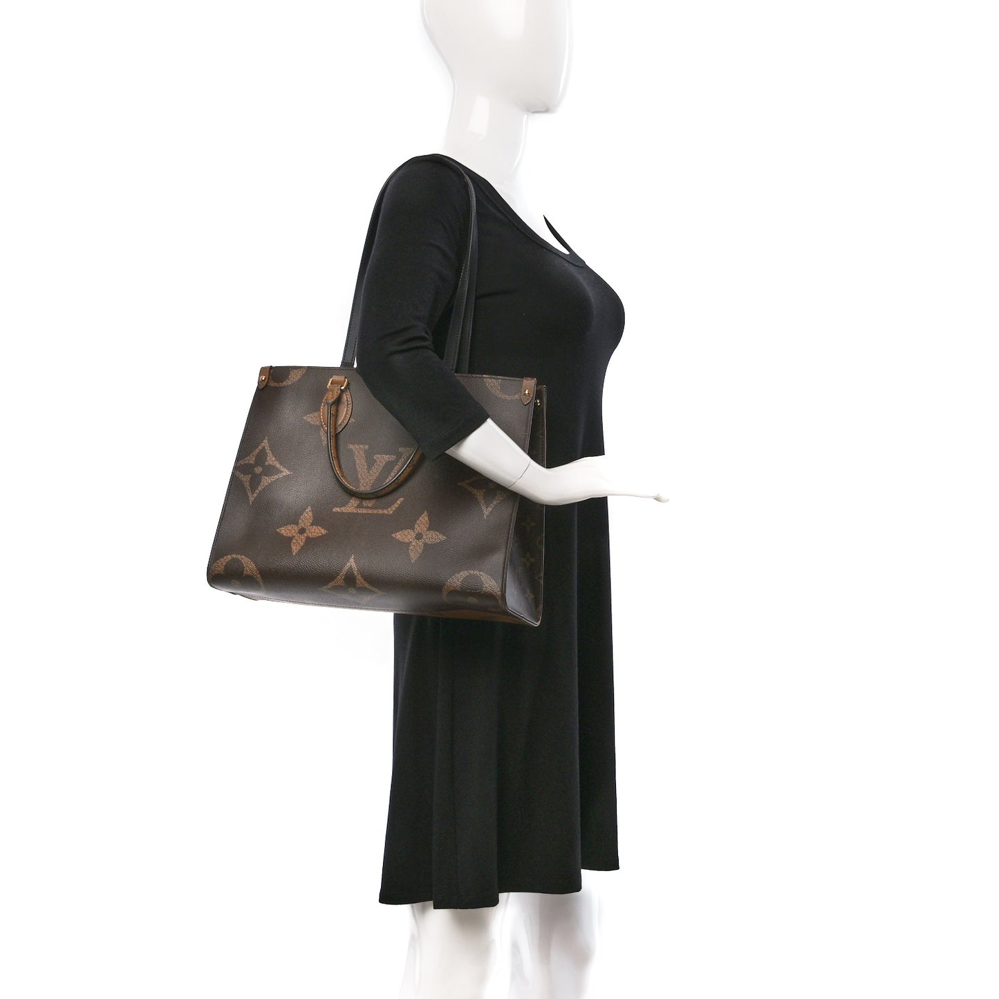 Reverse Monogram Giant Onthego MM