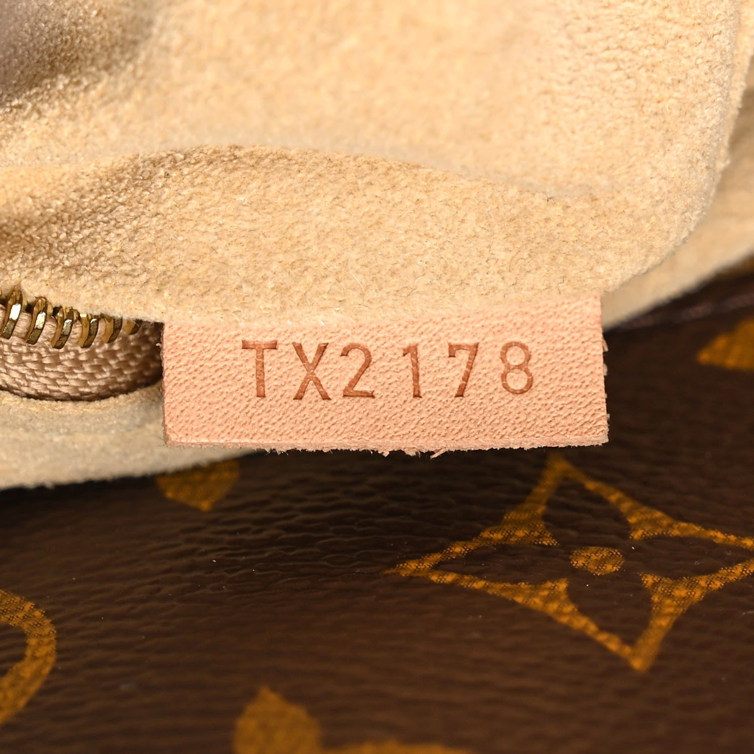 Louis Vuitton Monogram Artsy MM 7 of 12
