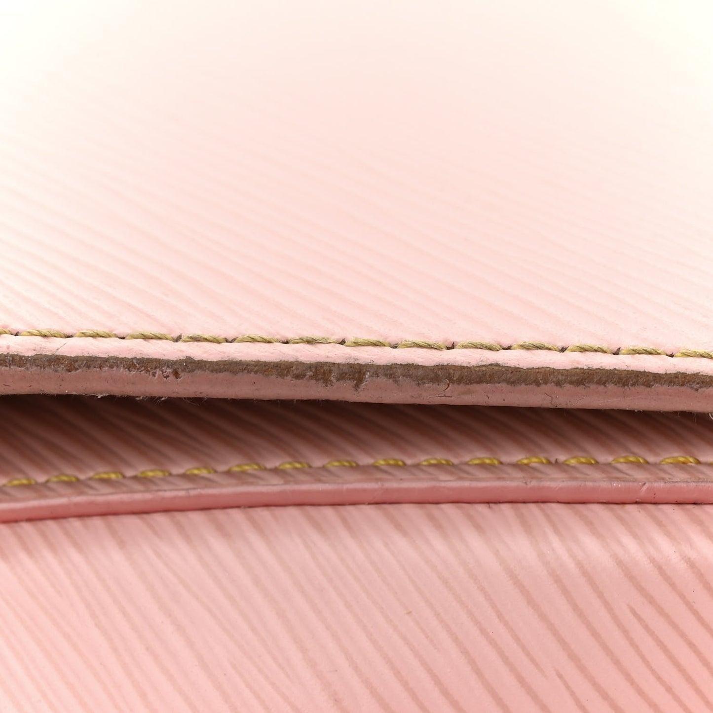 Epi Twist Shoulder Bag MM Rose Ballerine