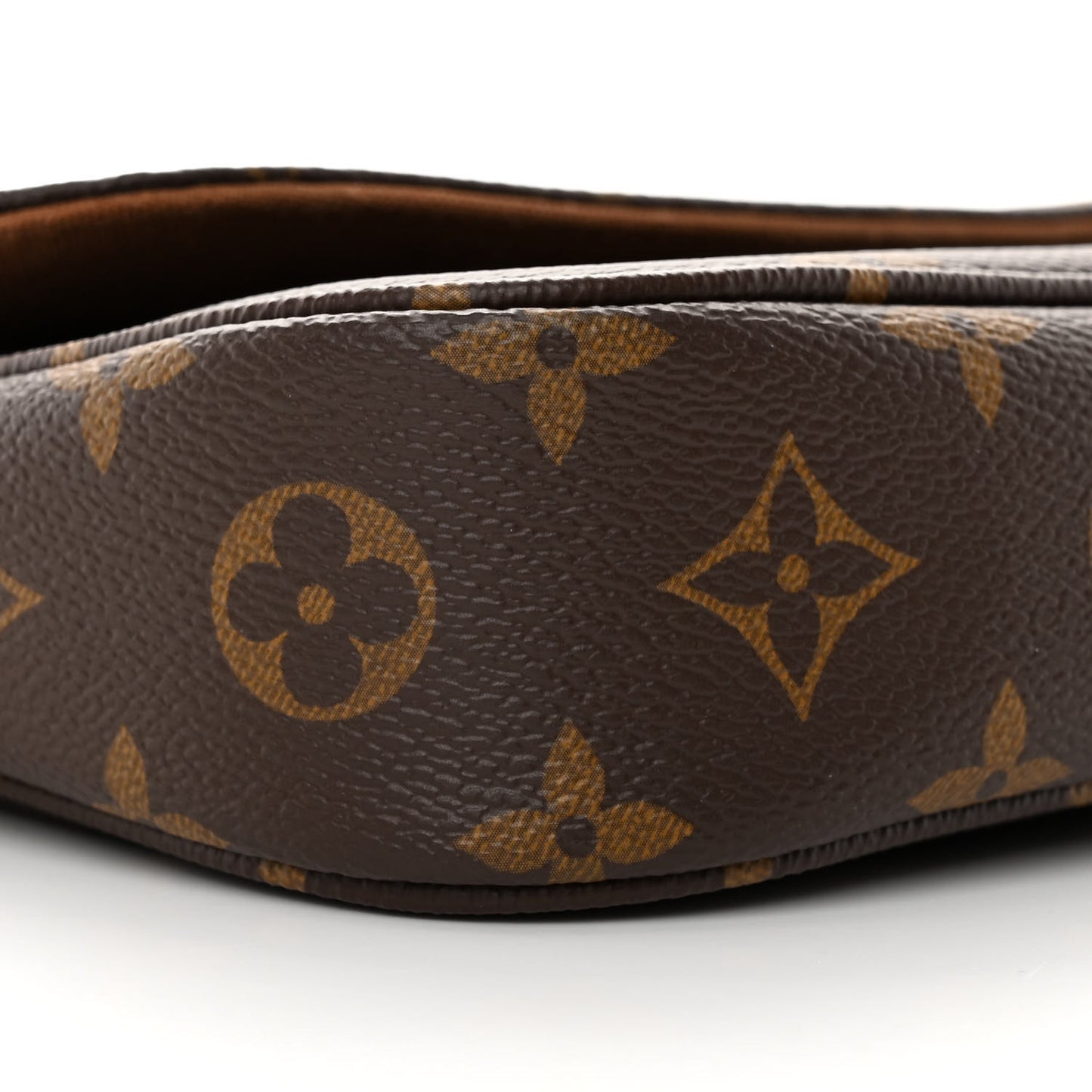 Monogram Ivy Wallet On Chain