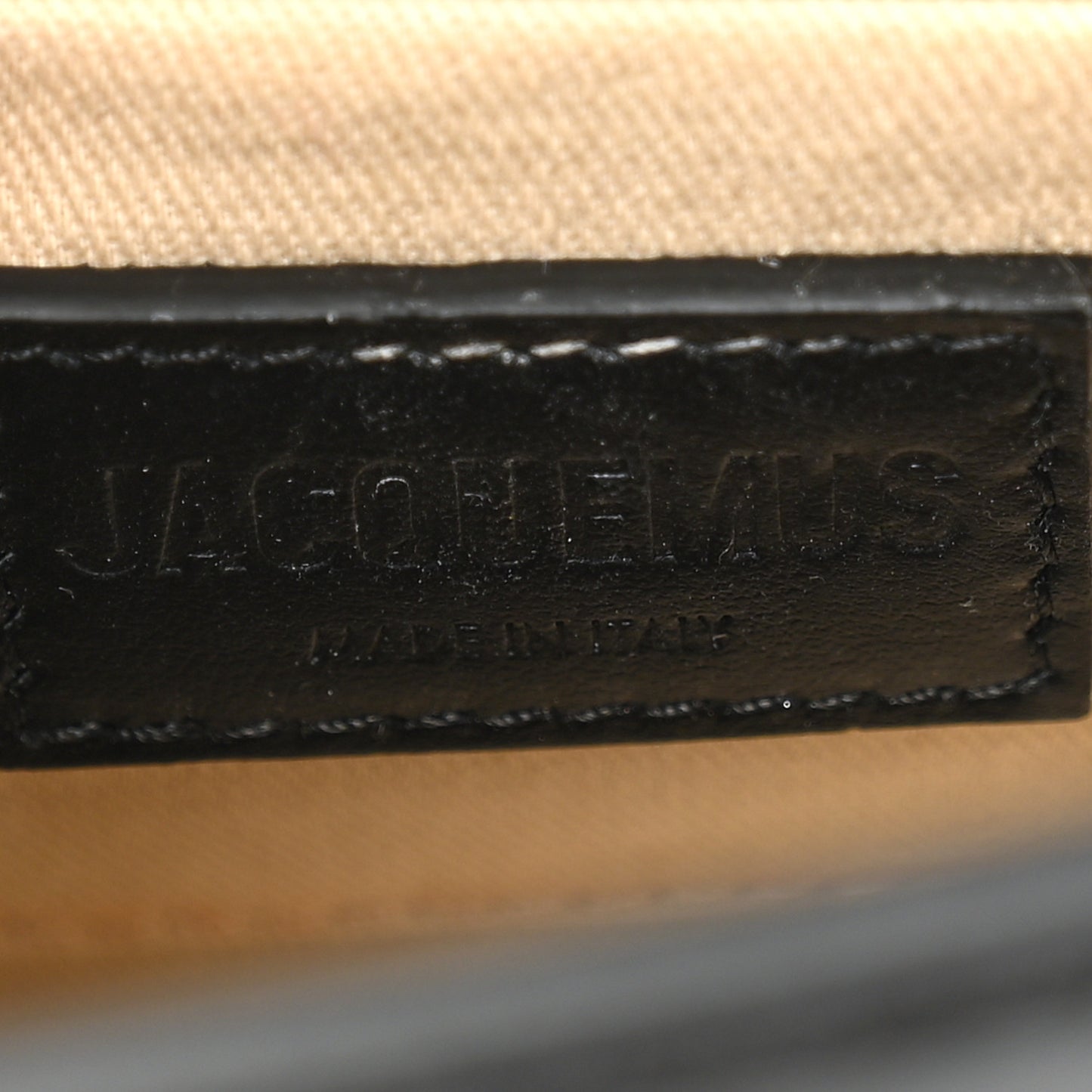 Smooth Calfskin Le Chiquito Moyen Black