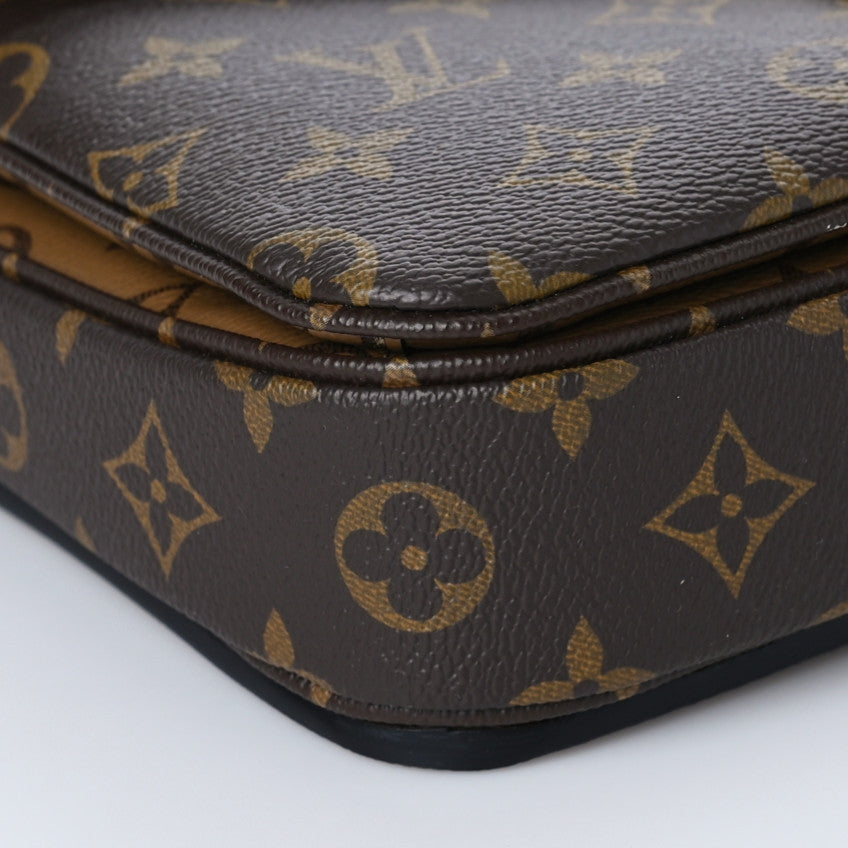 Reverse Monogram Pochette Metis