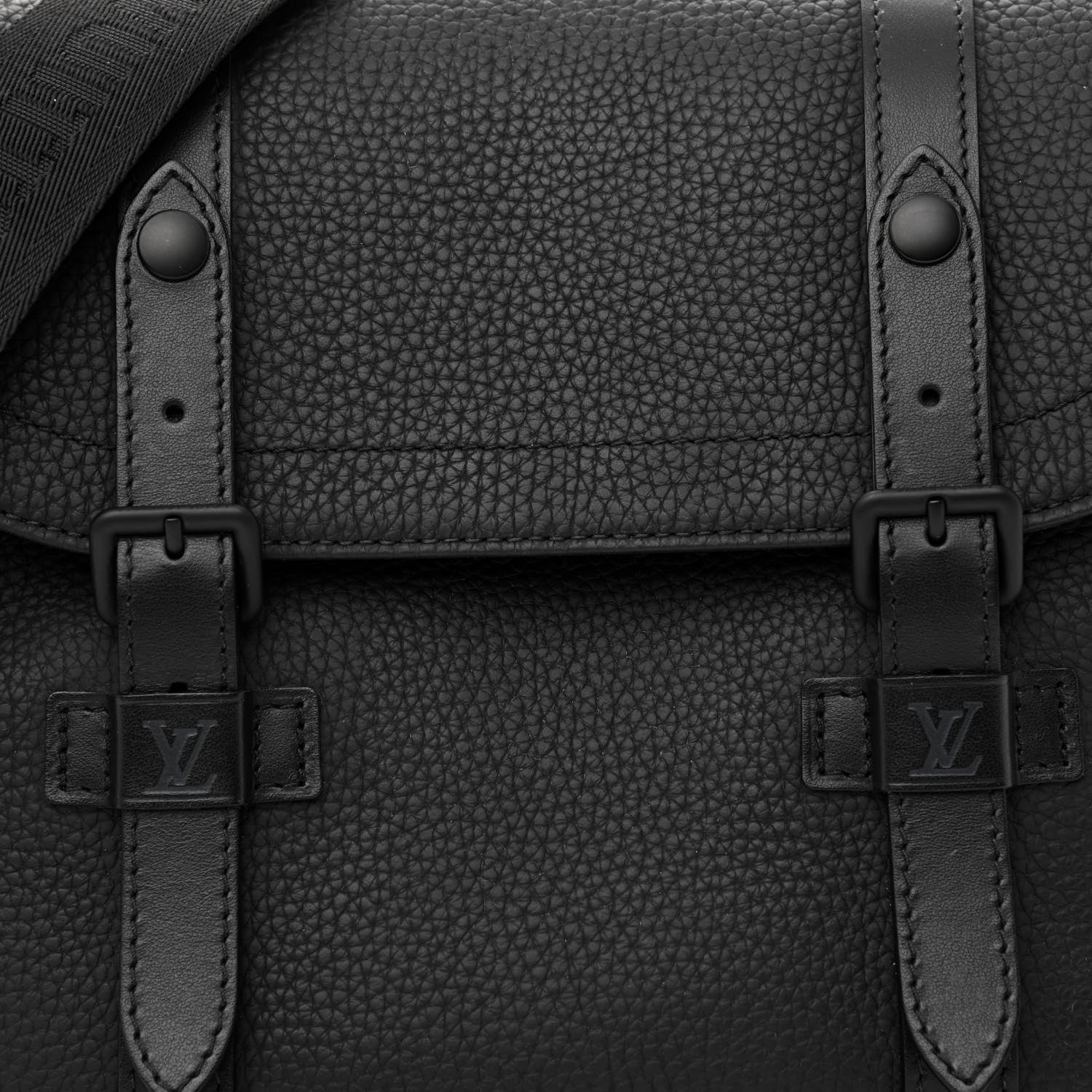 Louis Vuitton Taurillon Christopher Messenger Black 7 of 10