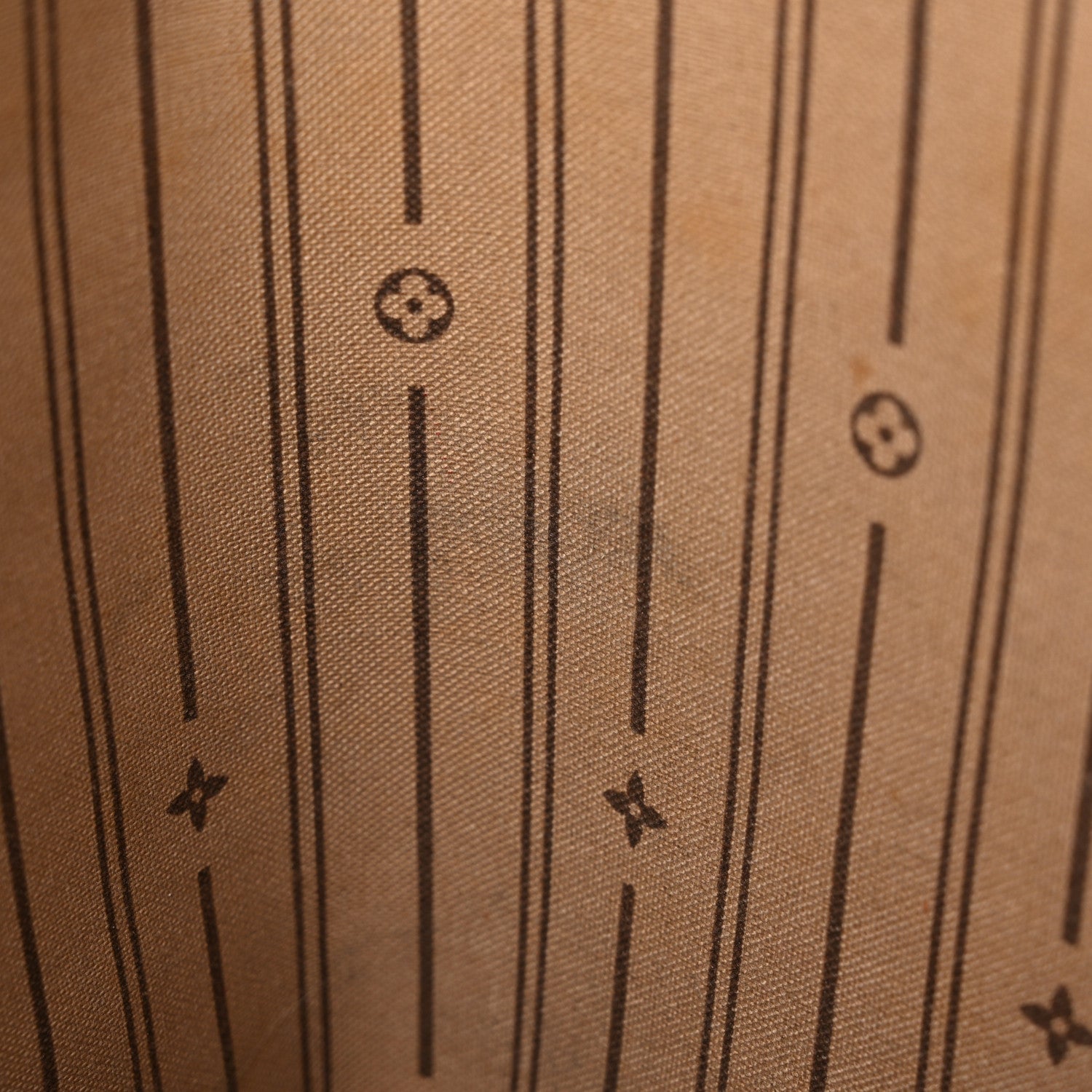 Louis Vuitton Monogram Neverfull MM 15 of 29