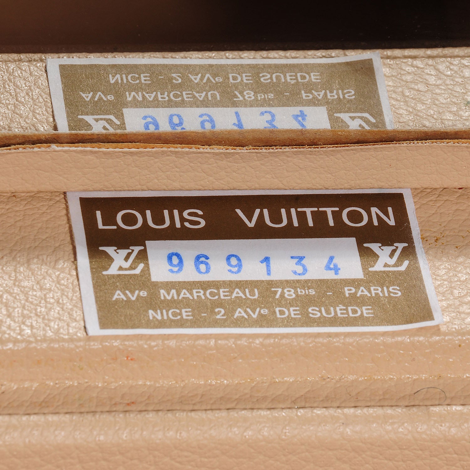 Louis Vuitton Monogram Boite Bouteilles et Glace Beauty Train Case 9 of 11