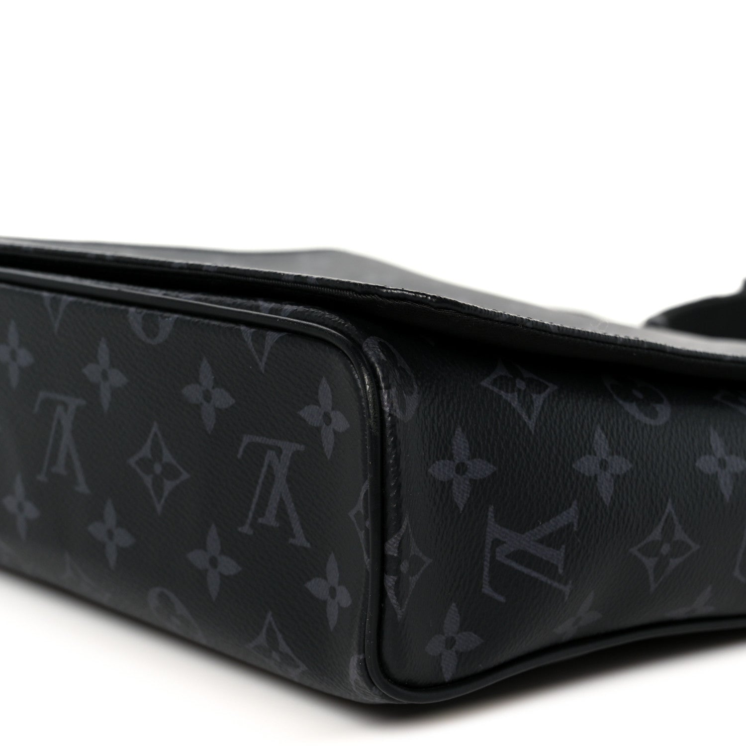 Louis Vuitton Monogram Eclipse District MM 10 of 10