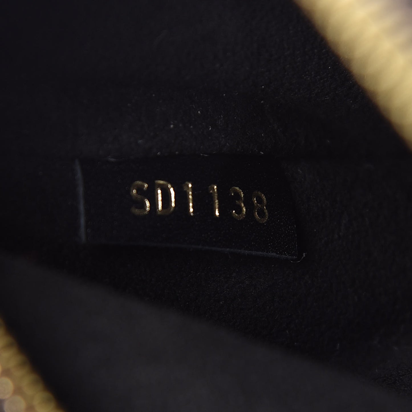 Reverse Monogram Pochette Metis