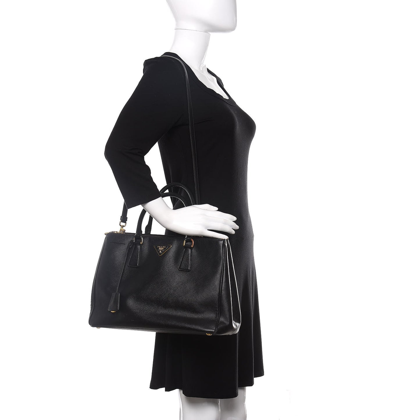 Saffiano Medium Galleria Double Zip Tote Black