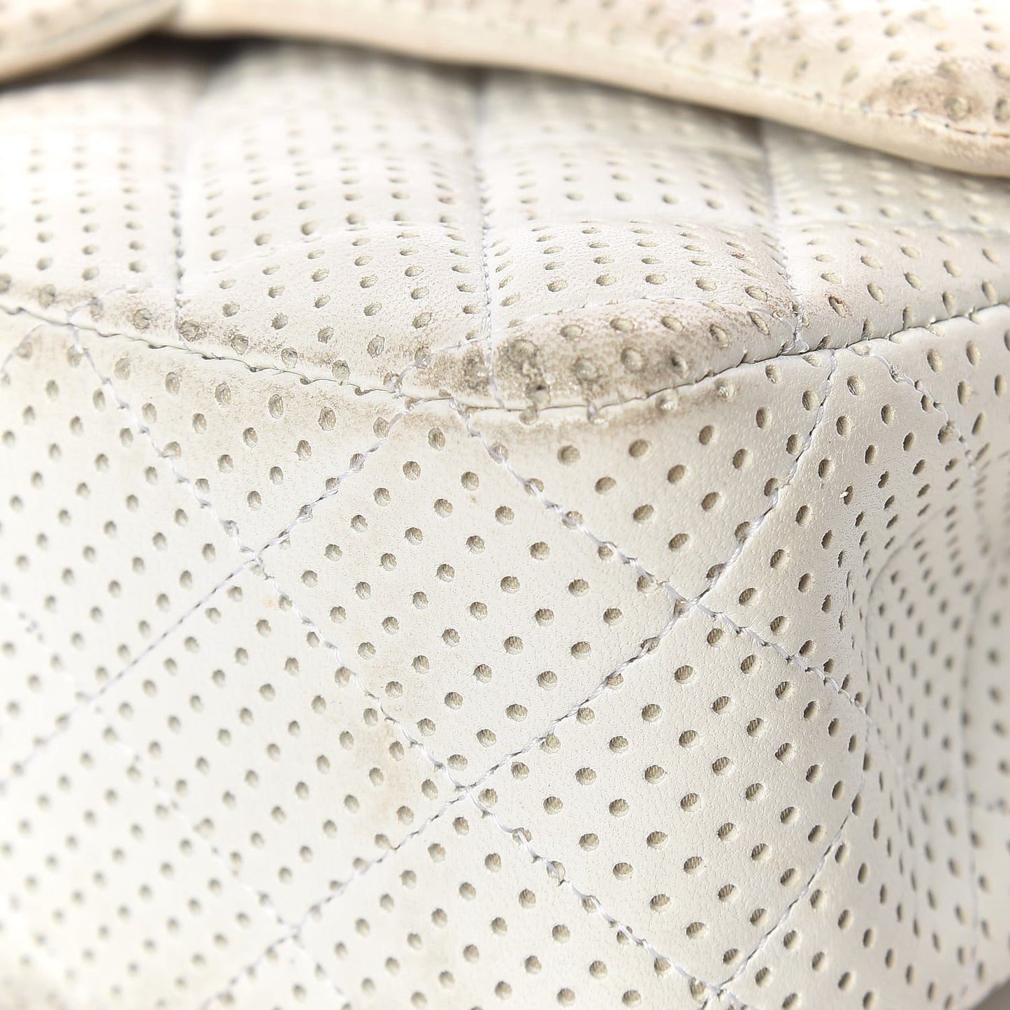 Lambskin Perforated Medium Double Flap White