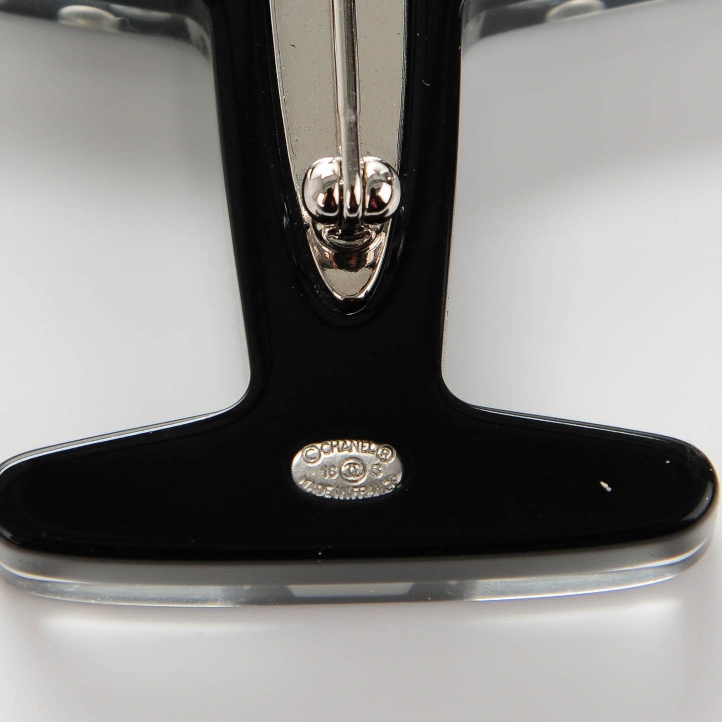 Resin Pearl CC Airplane Brooch Black