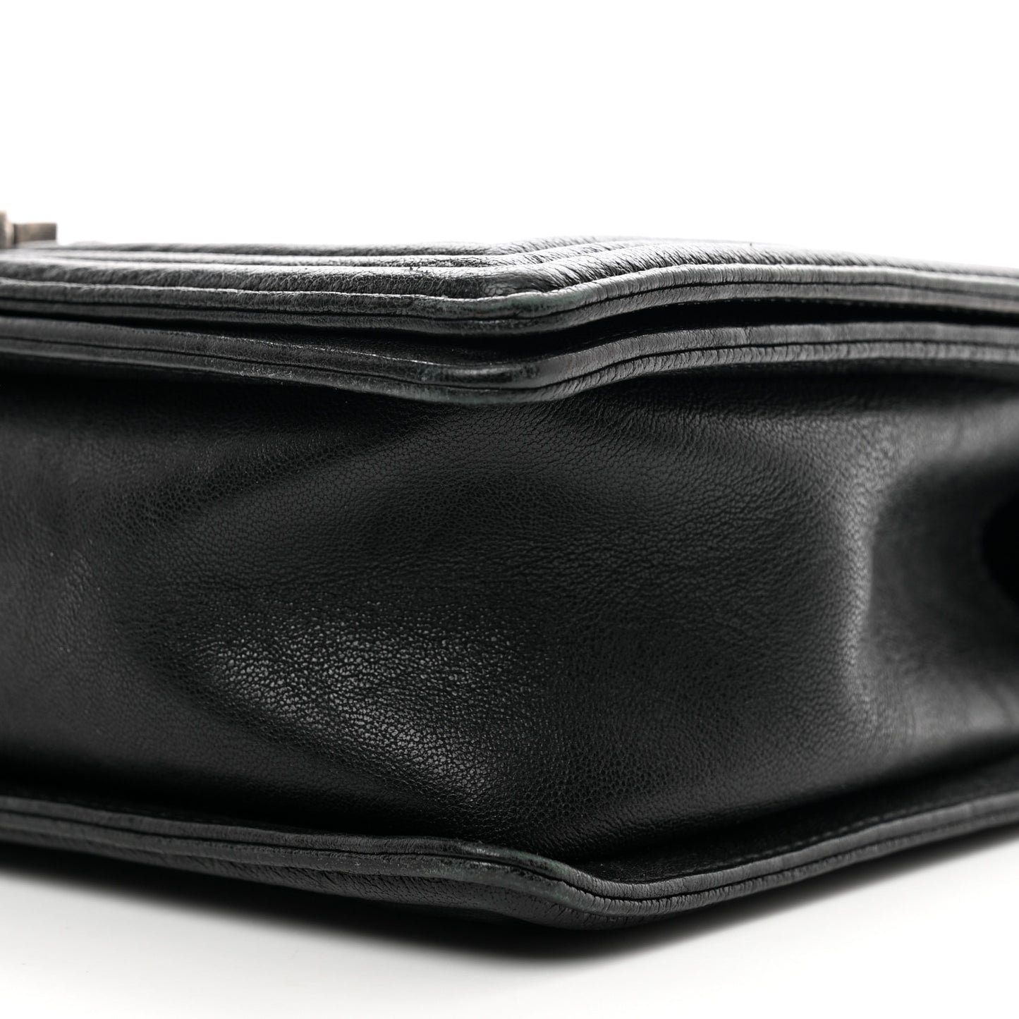 Crumpled Lambskin New Medium Studded Boy Flap Black