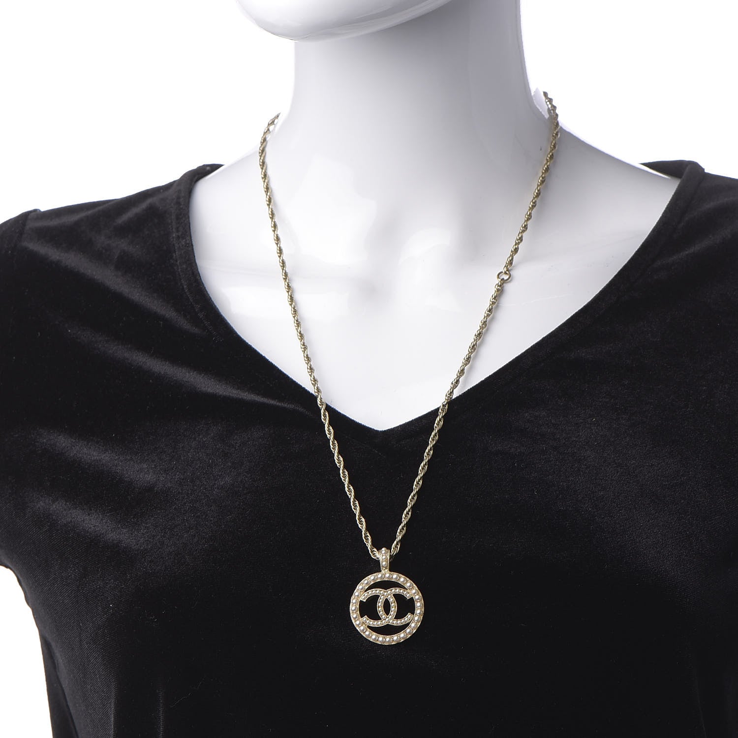 Chanel Pearl CC Round Pendant Necklace Gold 2 of 7