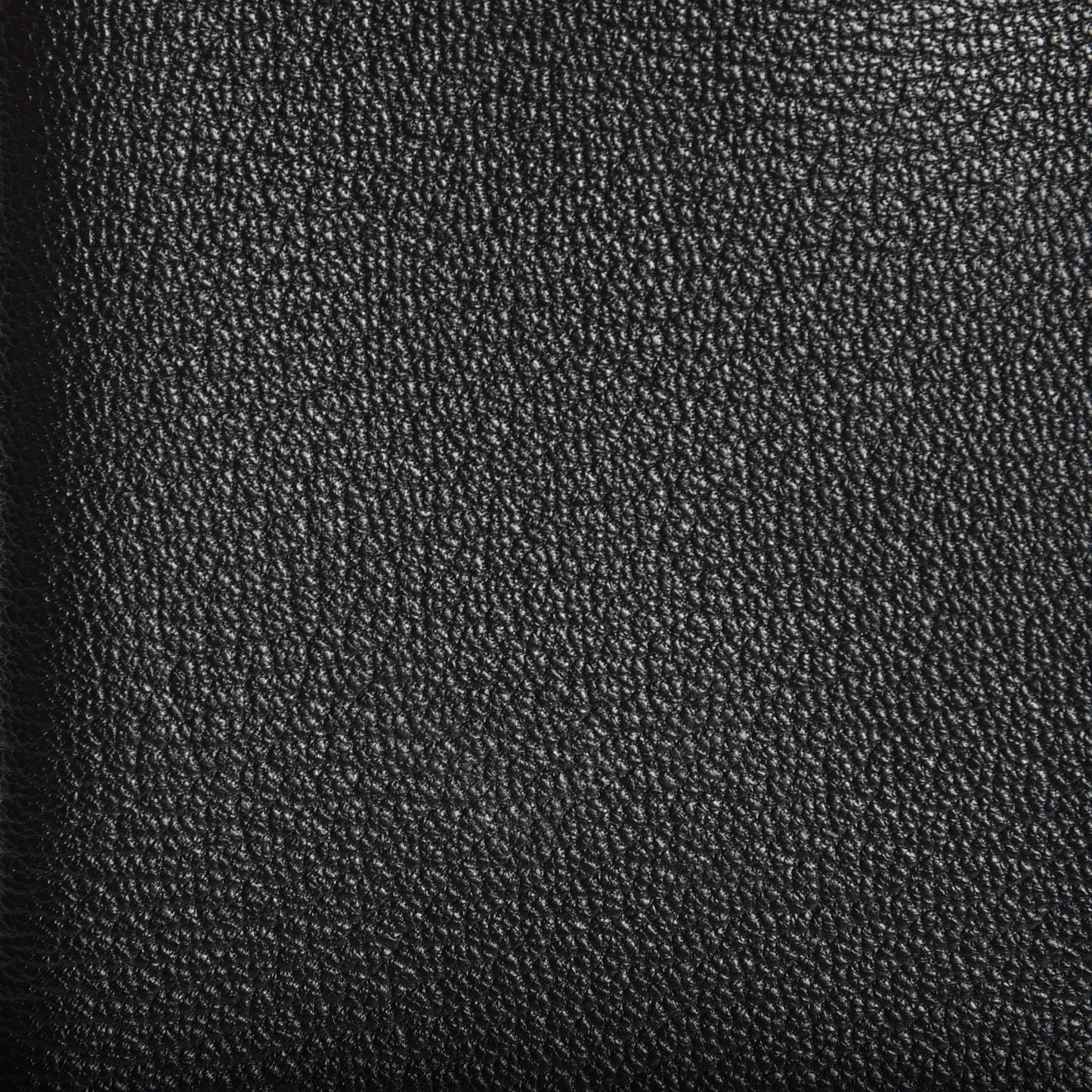 Chevre Mysore Tarmac PM Passport Holder Black