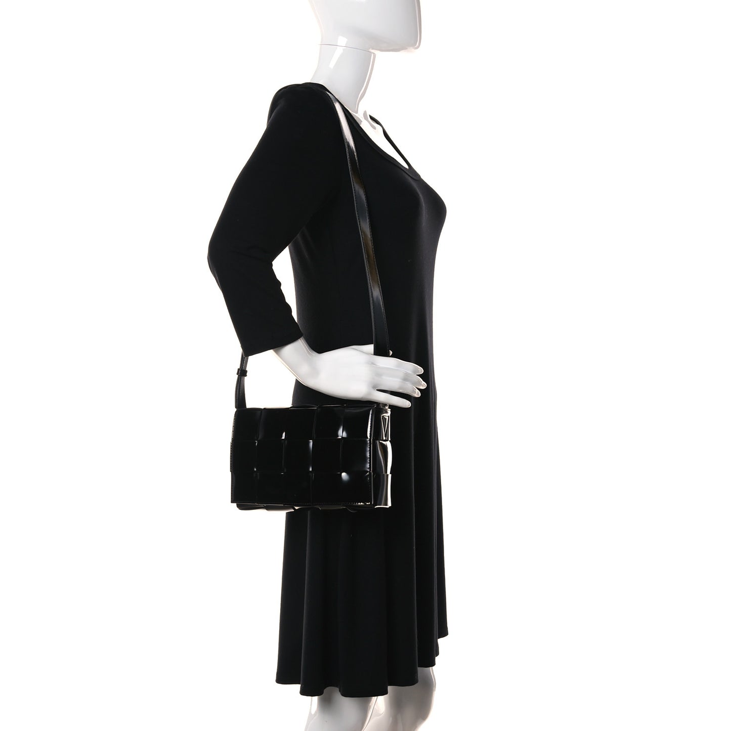 Spazzolato Maxi Intrecciato Cassette Crossbody Bag Black