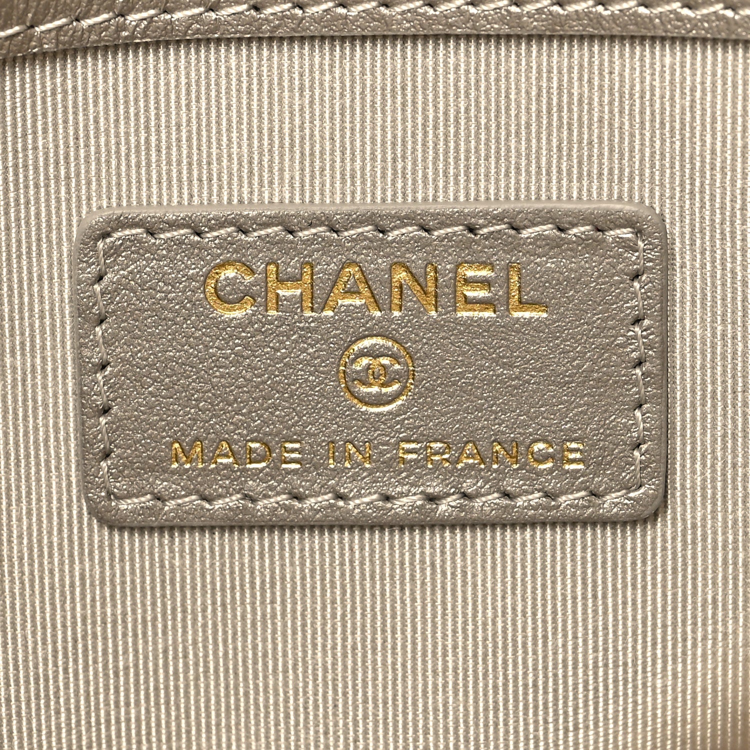 Chanel Metallic Aged Calfskin Quilted Medium 2.55 Reissue Cosmetic Case Gold 6 of 8
