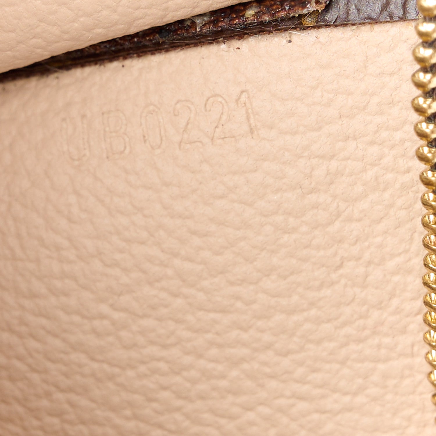 Louis Vuitton Monogram Toiletry Pouch 15 6 of 10