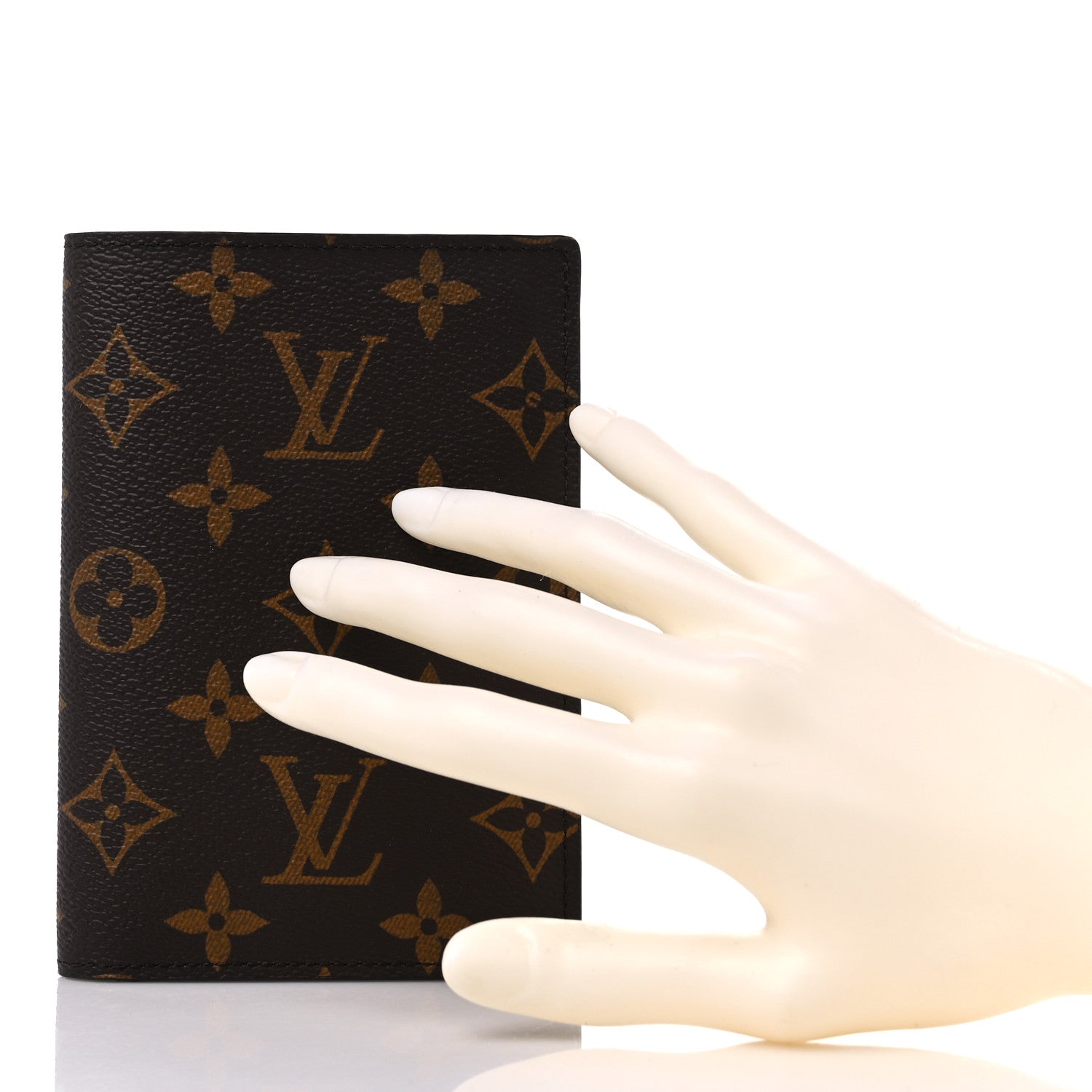 Louis Vuitton Monogram Passport Cover 2 of 10