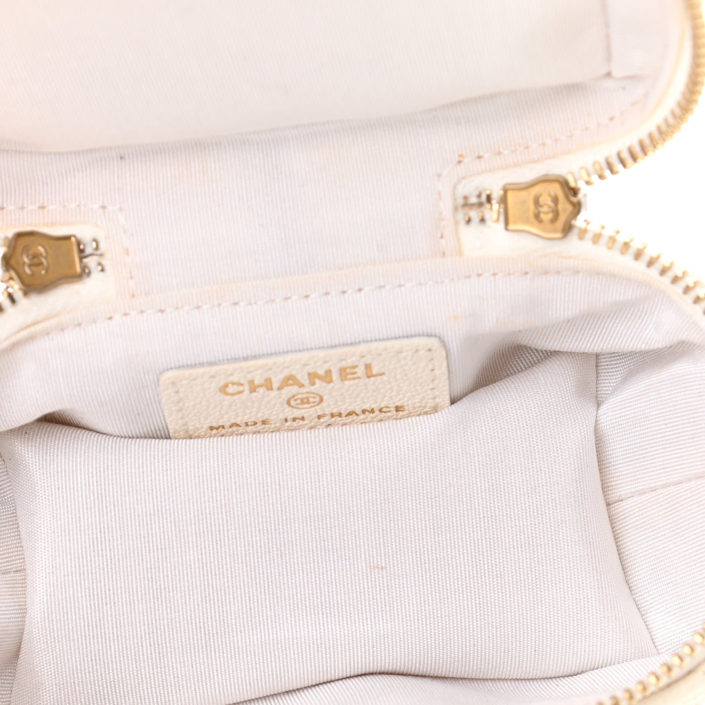 Caviar Quilted Mini Top Handle Vanity With Chain White