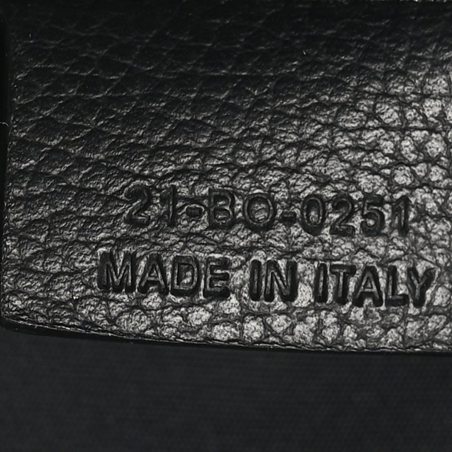 X PETER DOIG Grained Calfskin Slingbag Backpack Black