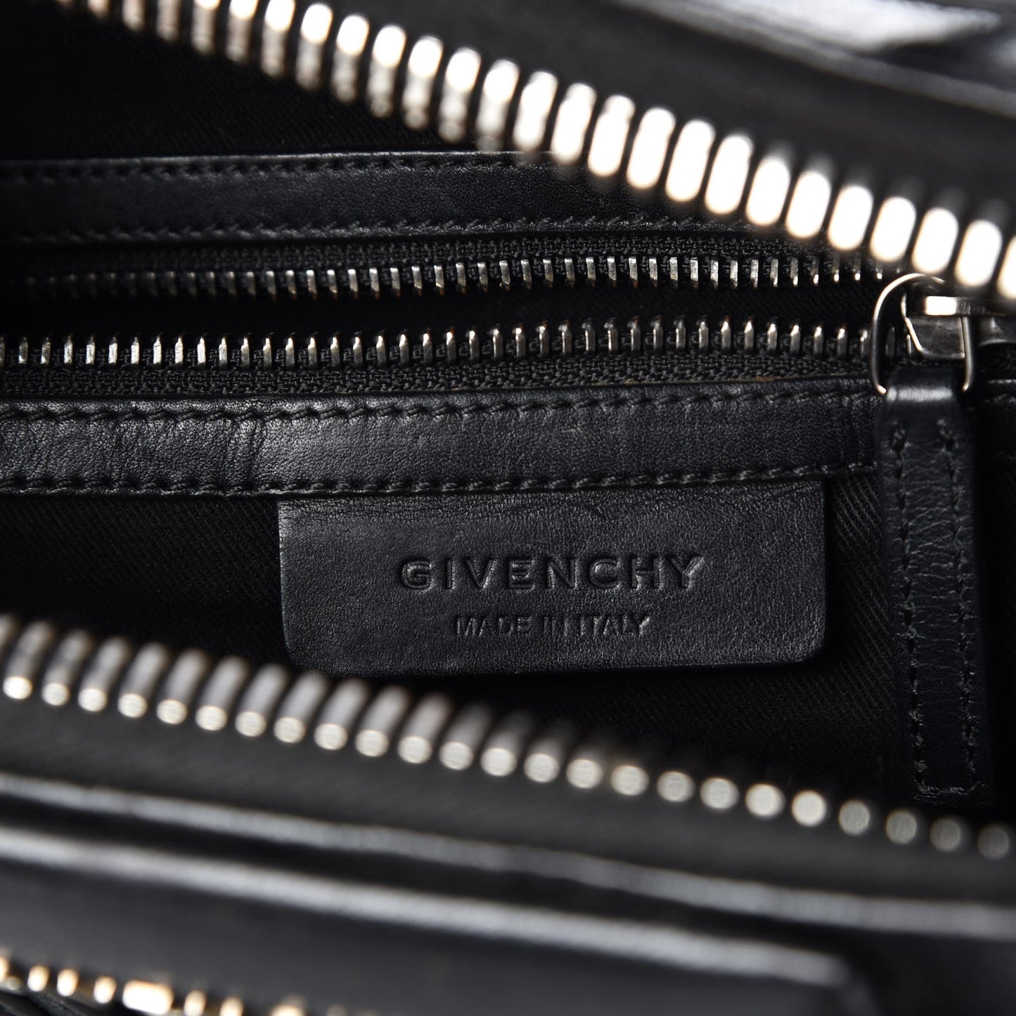 Sugar Goatskin Small Antigona Black