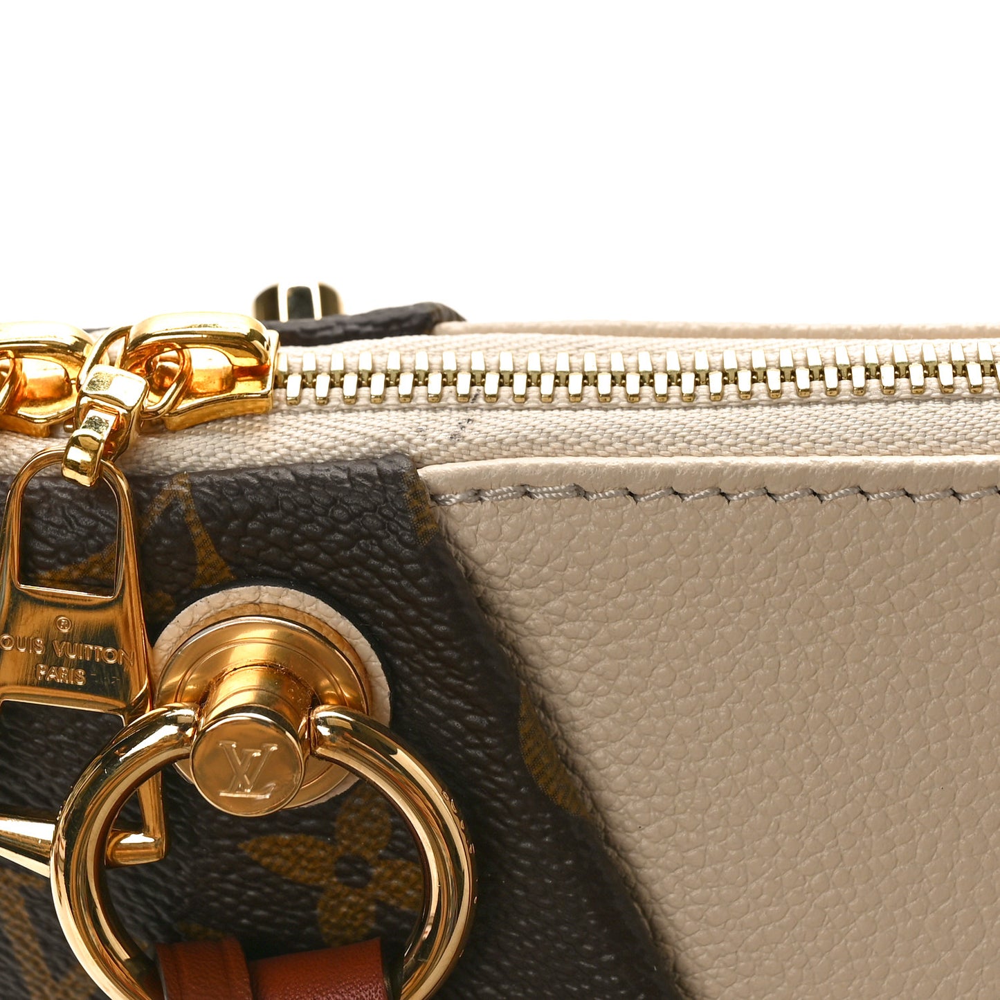Monogram V Tote BB Crème